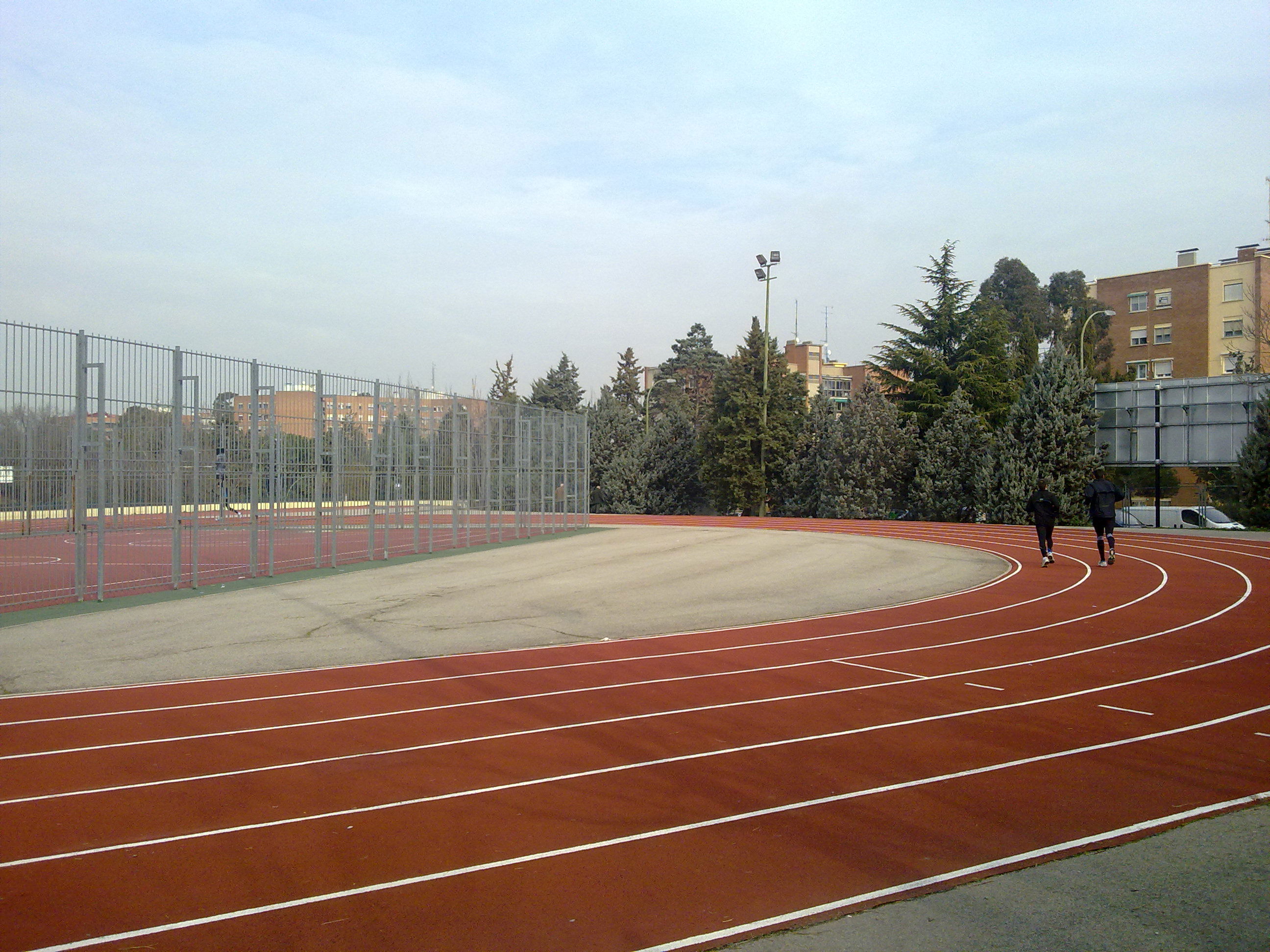 Descubre los mejores polideportivos en Madrid para practicar deporte