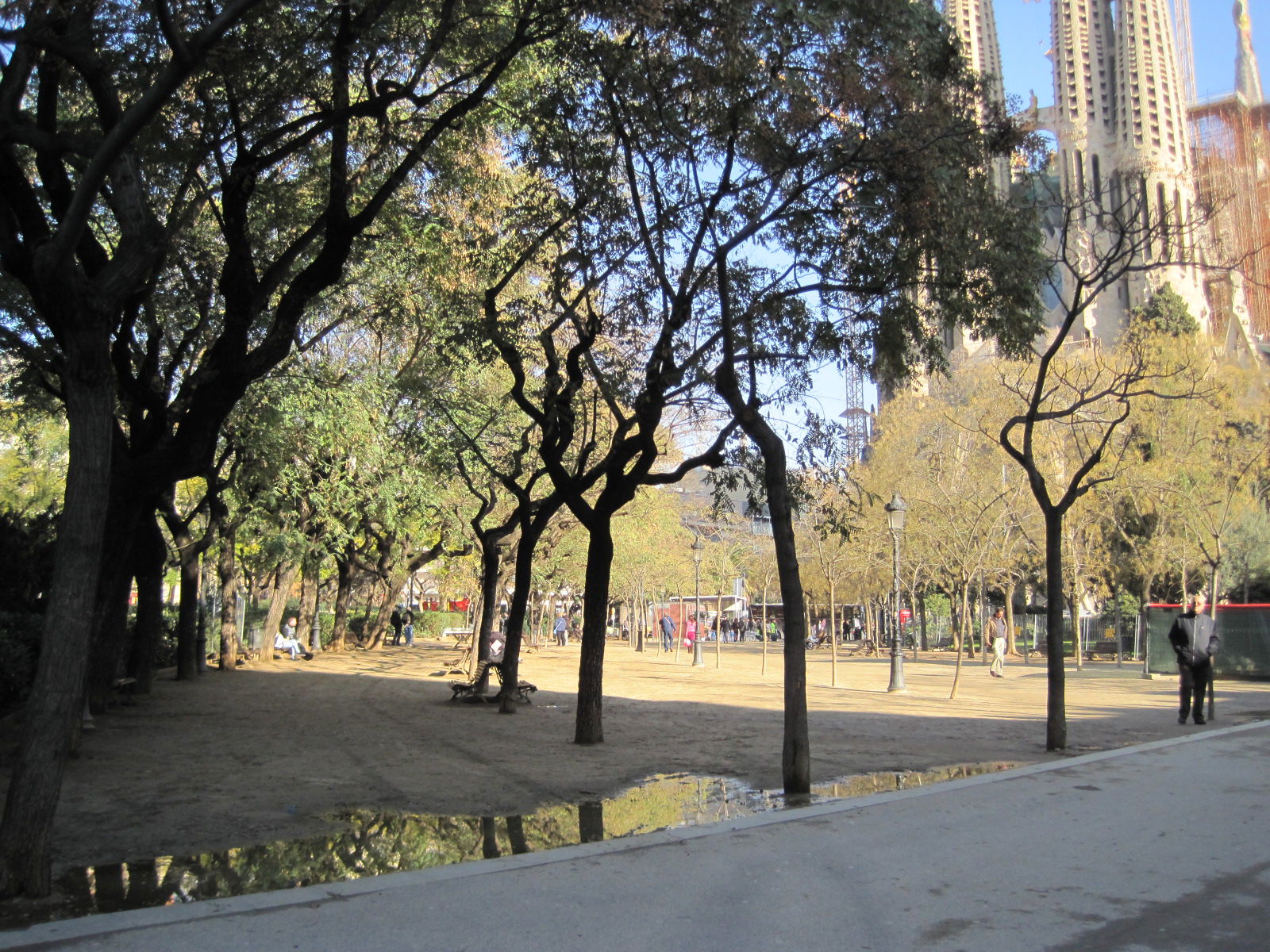 Plaza de la Sagrada Familia, por margsand
