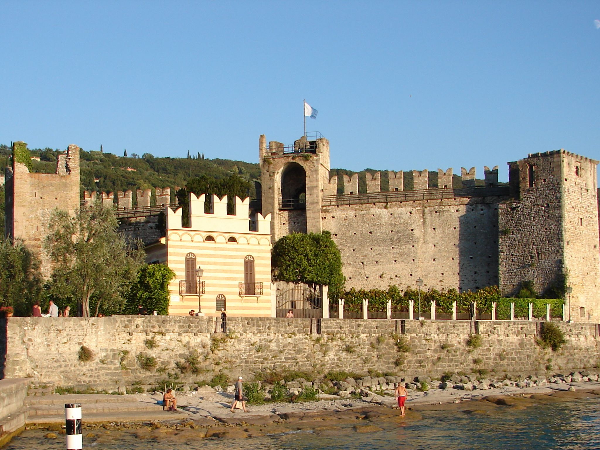 Il Castello Scaligero di Torri del Benaco, por Somos4porelmundo