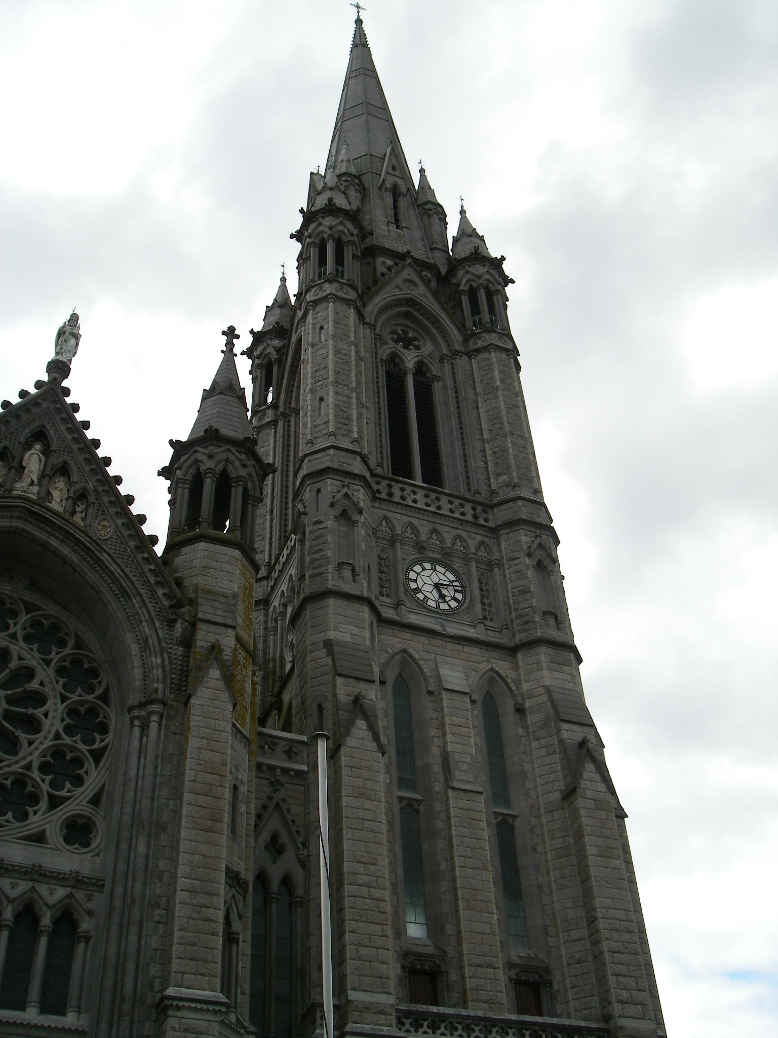 St. Colman’s Cathedral, por Fernando Antequera