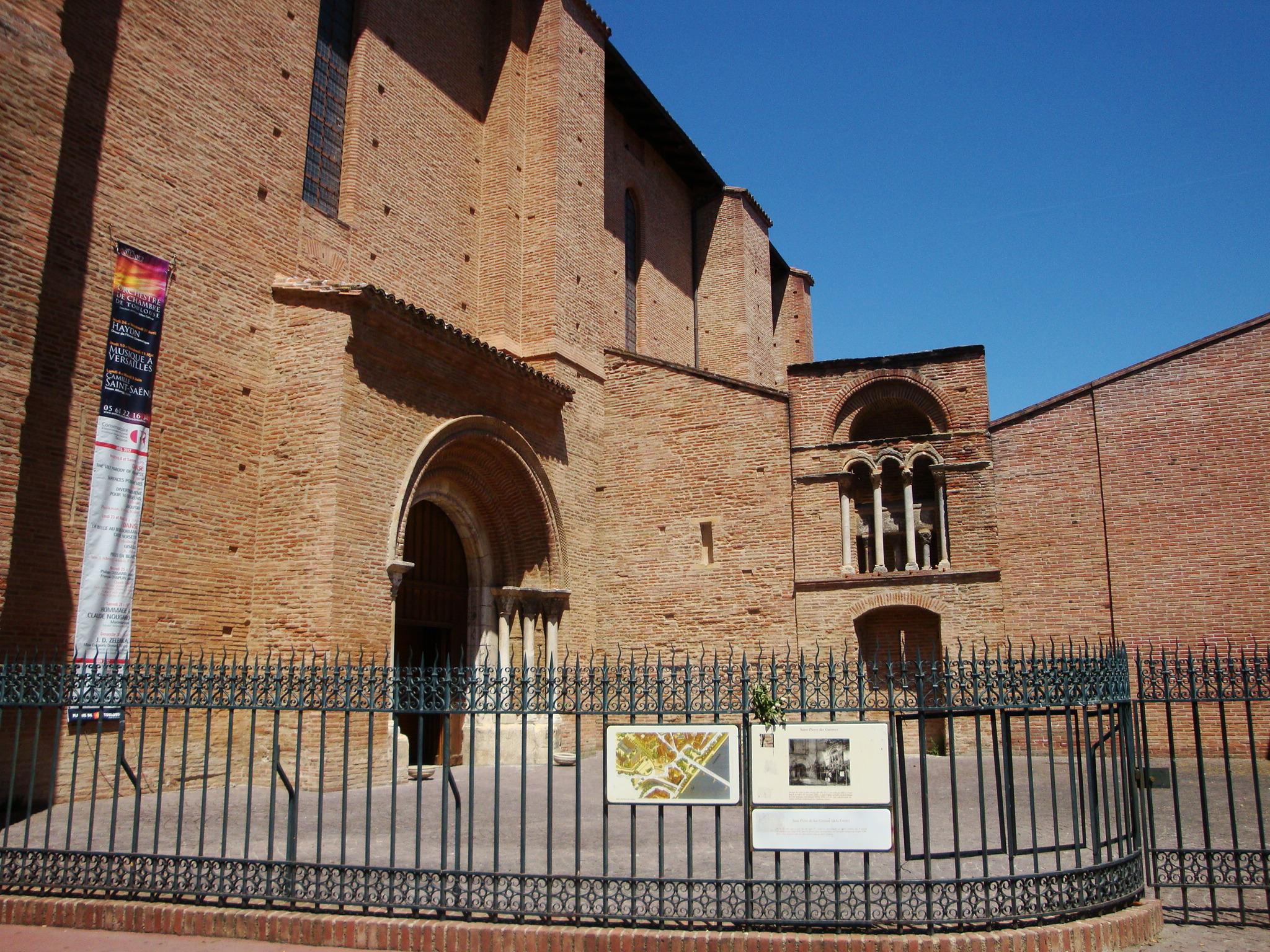 Iglesia Saint Pierre des Cuisines, por Sacha