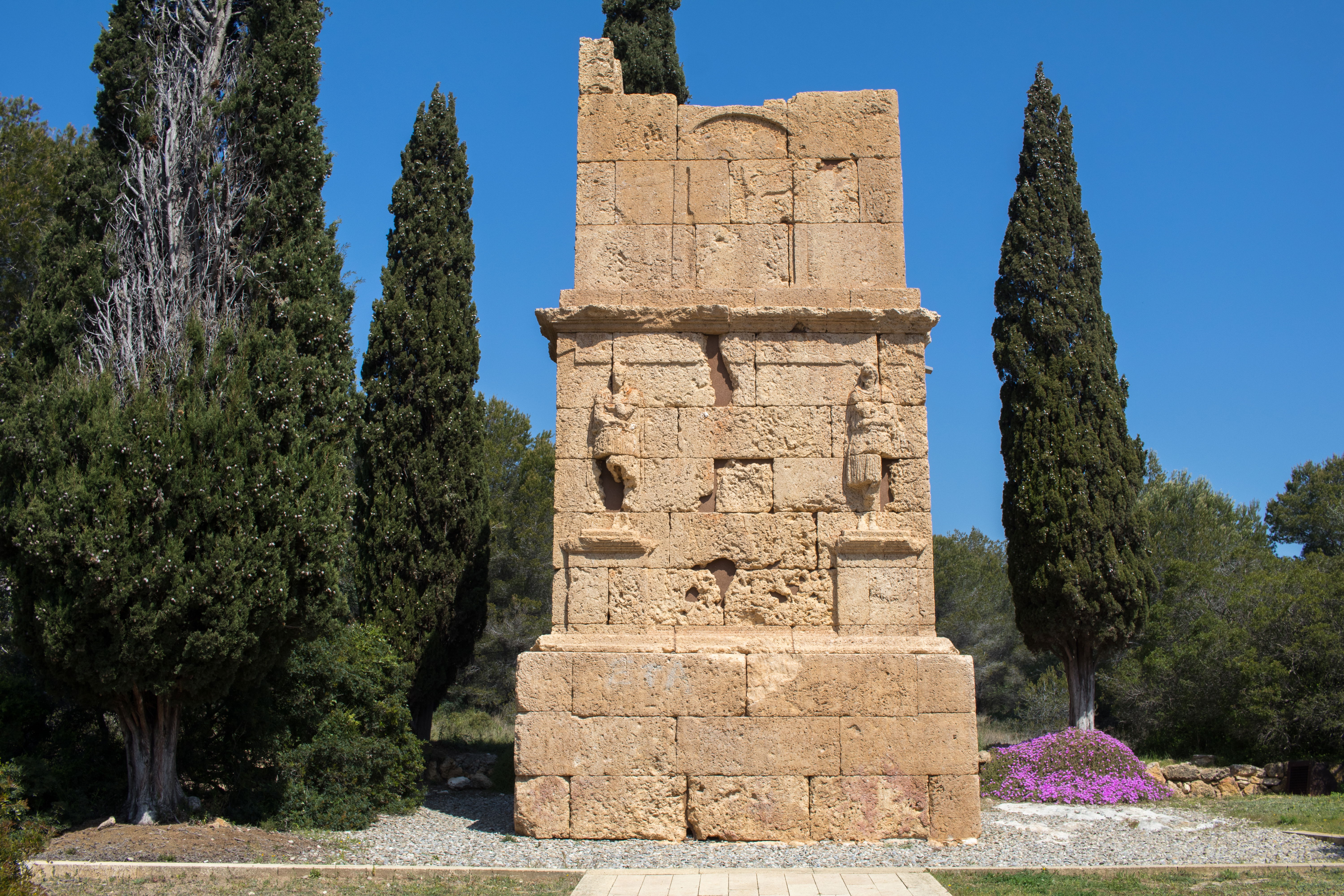 Monumentos Históricos en Costa Dorada que narran su rica herencia