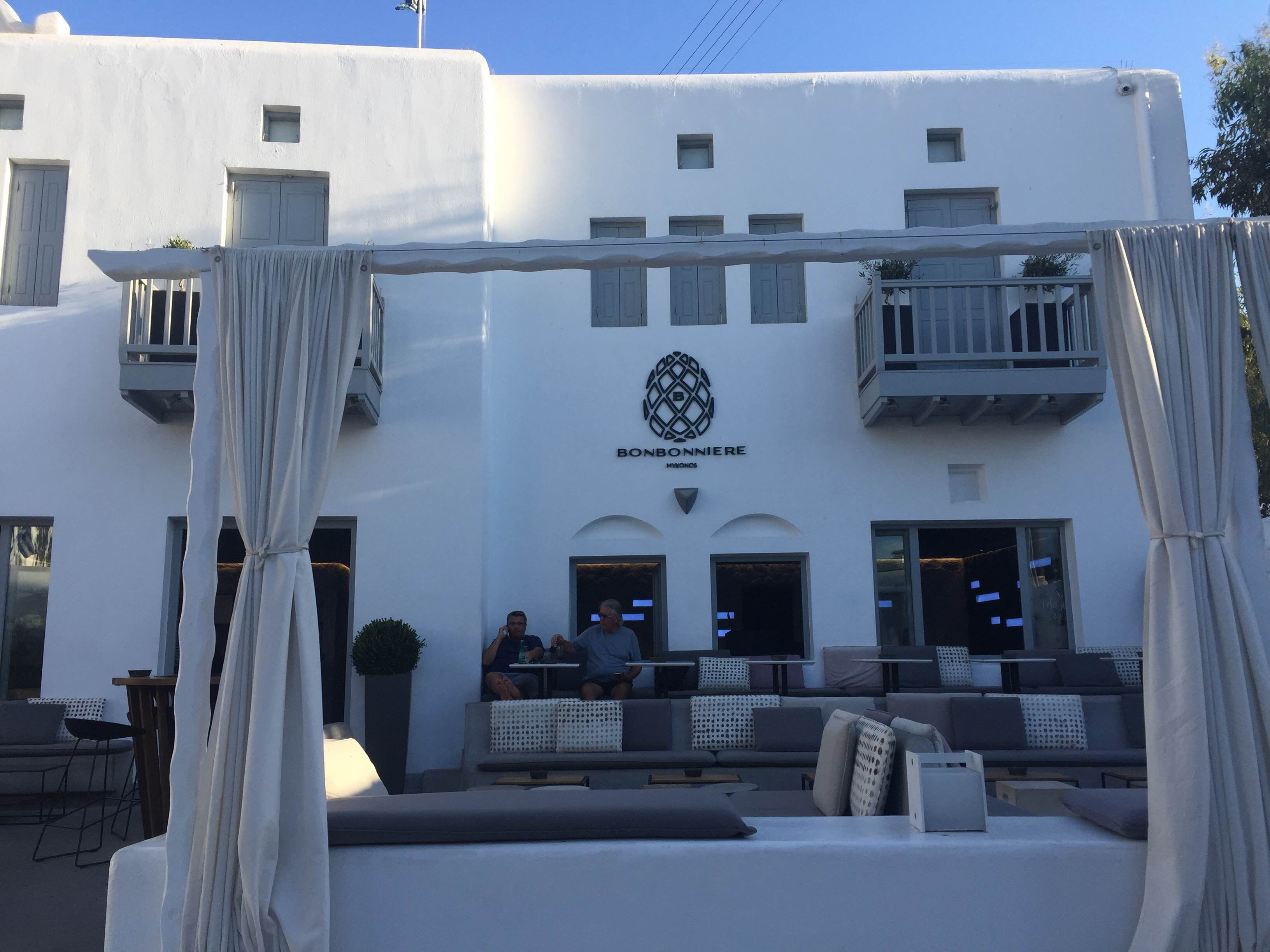 Bonbonniere Mykonos, por Natalia Perazzo