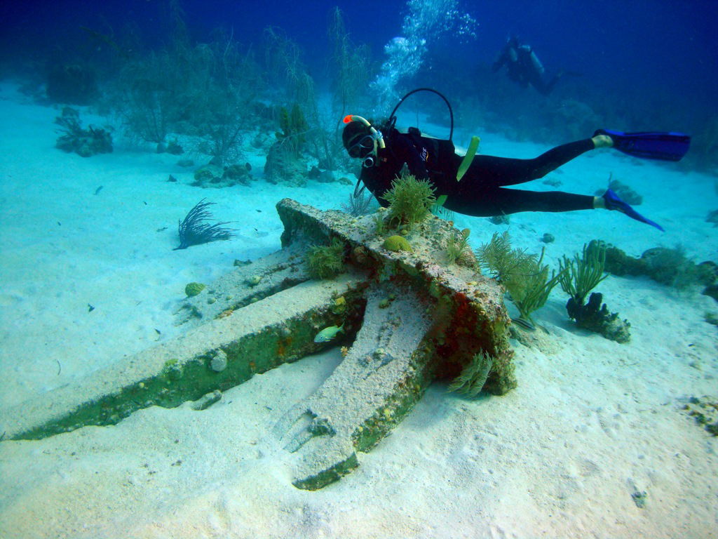 Escuela de Buceo, por Alberto Lotero 