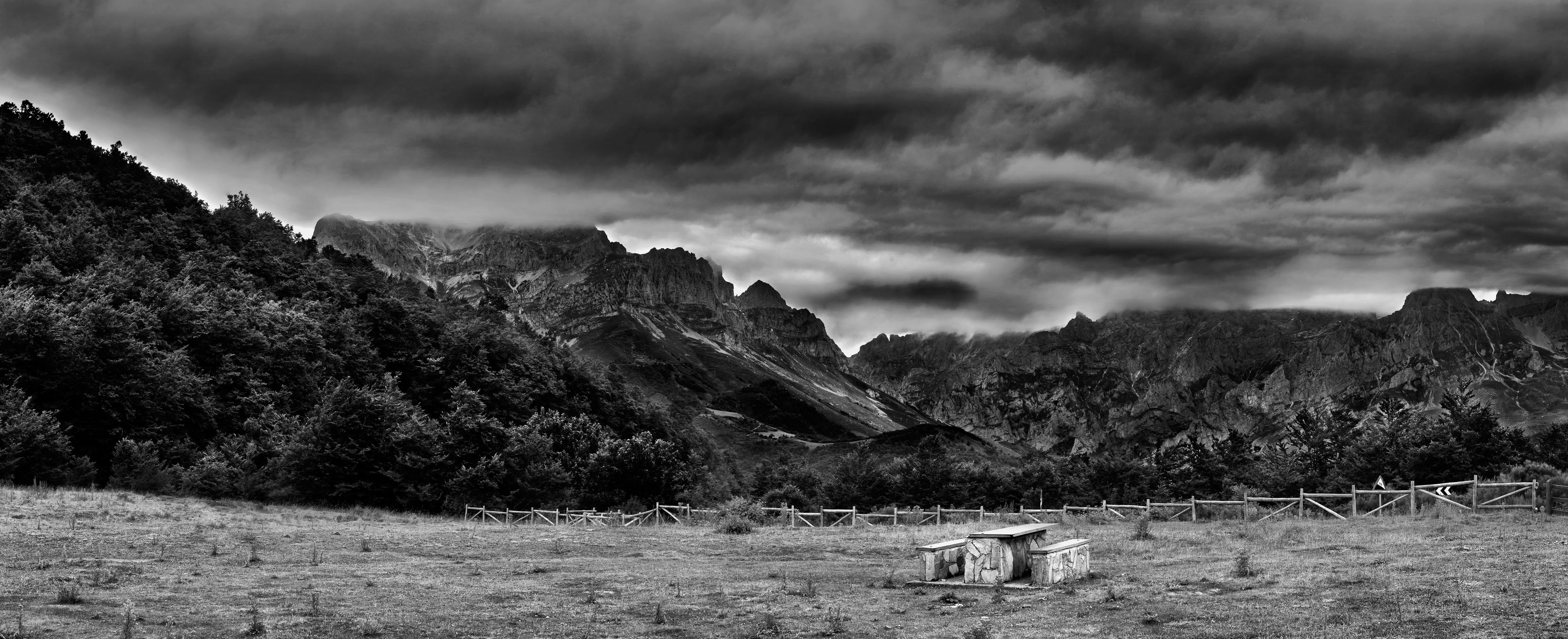 Puertos en León: explorando sus paisajes y rutas de montaña