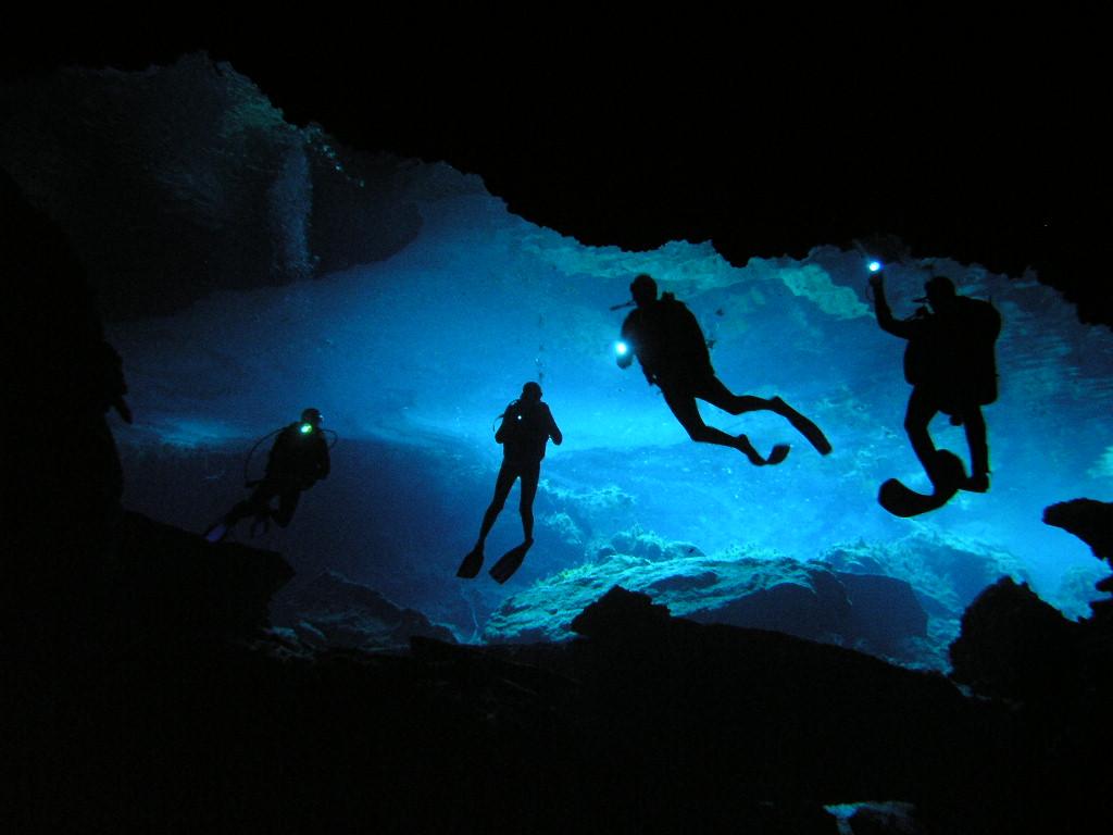 Buceo en Cenotes de la Riviera Maya, por Lexus