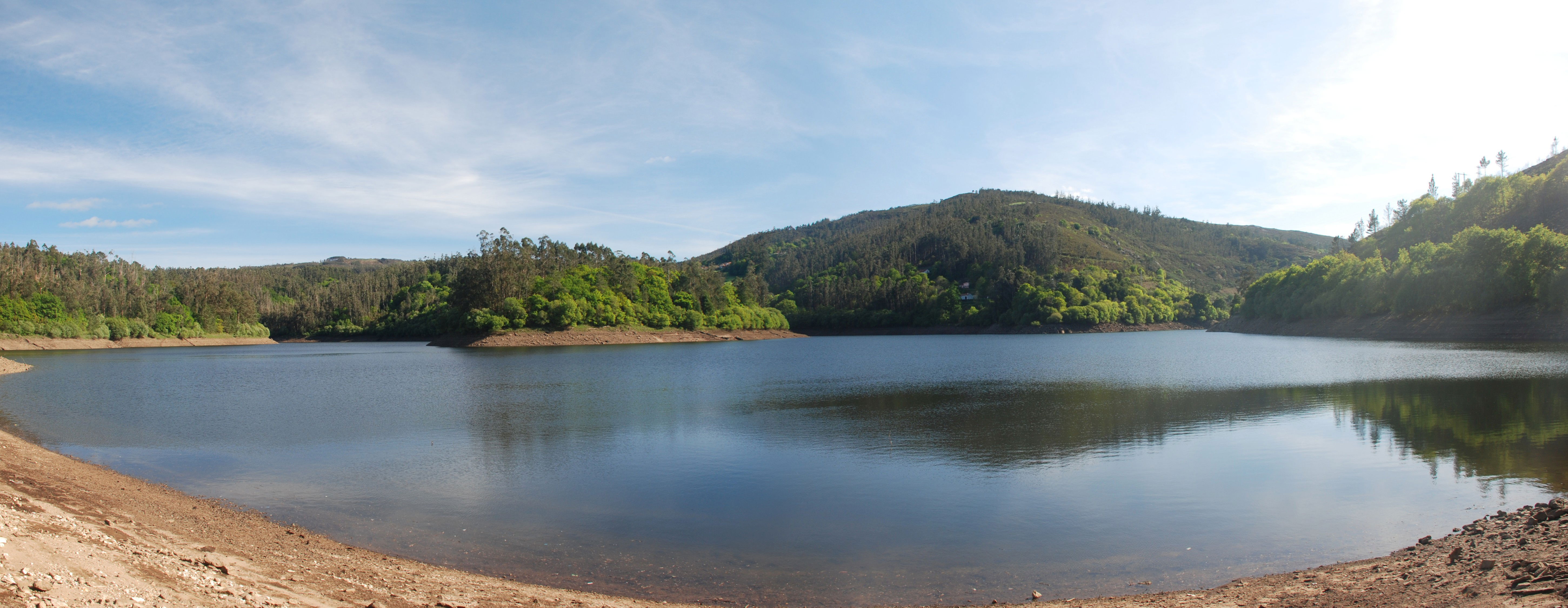 Embalse Barrié de la Maza, por Grancalili
