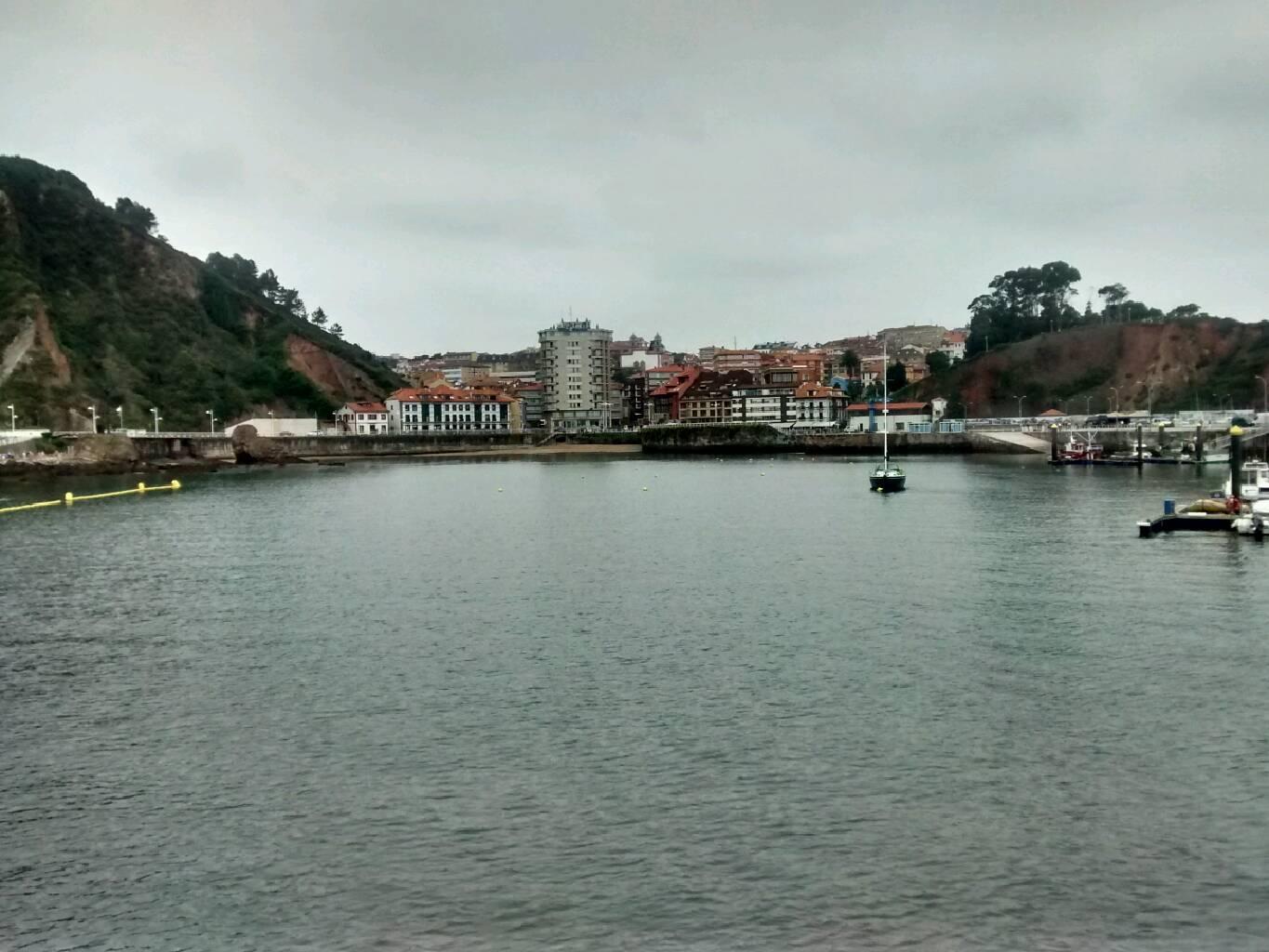 Puerto de Candas, por Eigue mecanizados
