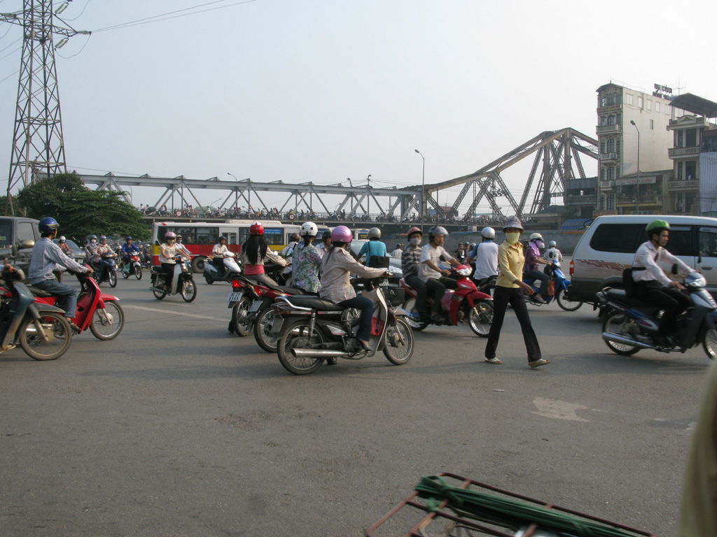 Puente Long Bien, por Jambo Mondo