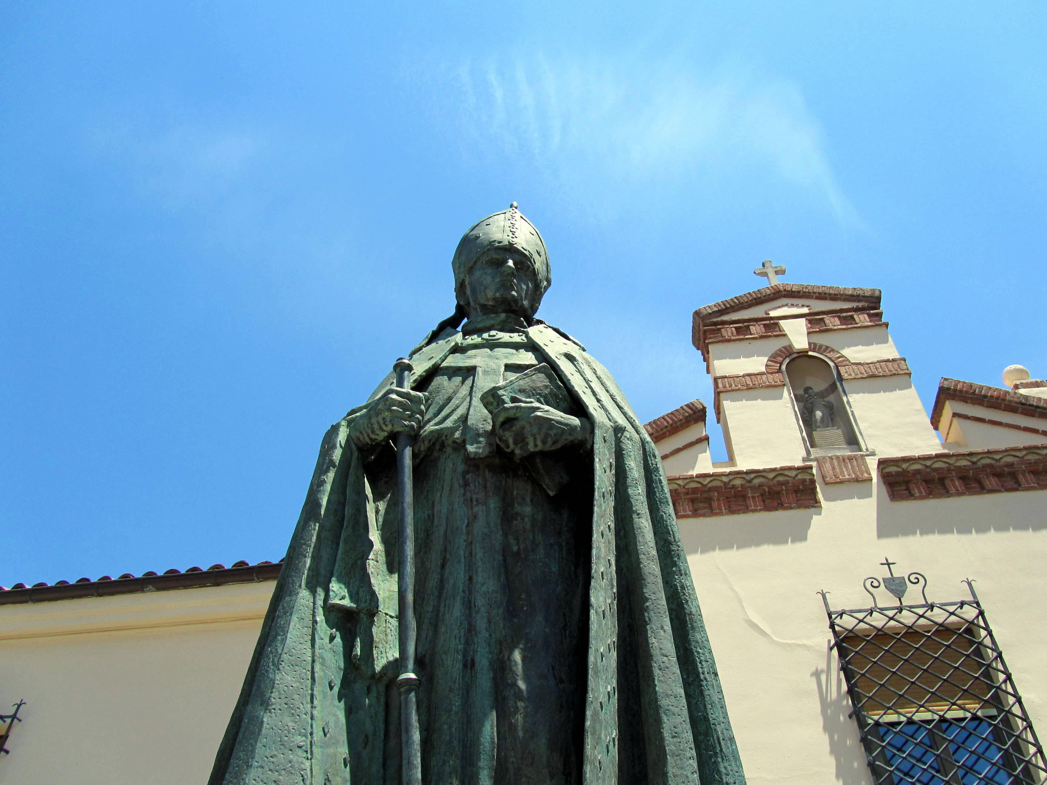 Monumento a Alfonso Carrillo, por Marta Pilar