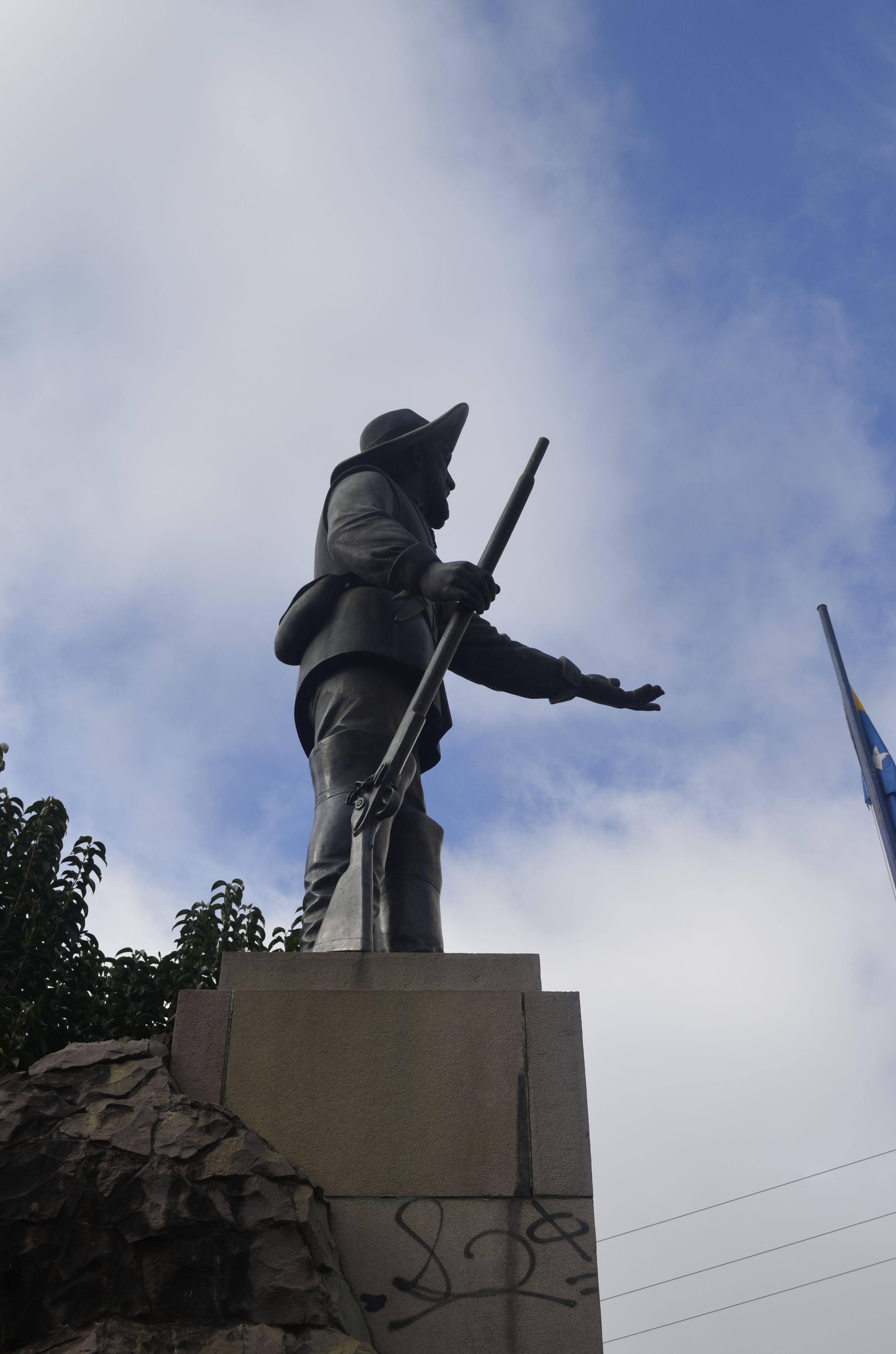 Monumento à Correia Pinto, por Rodrigo de Paula