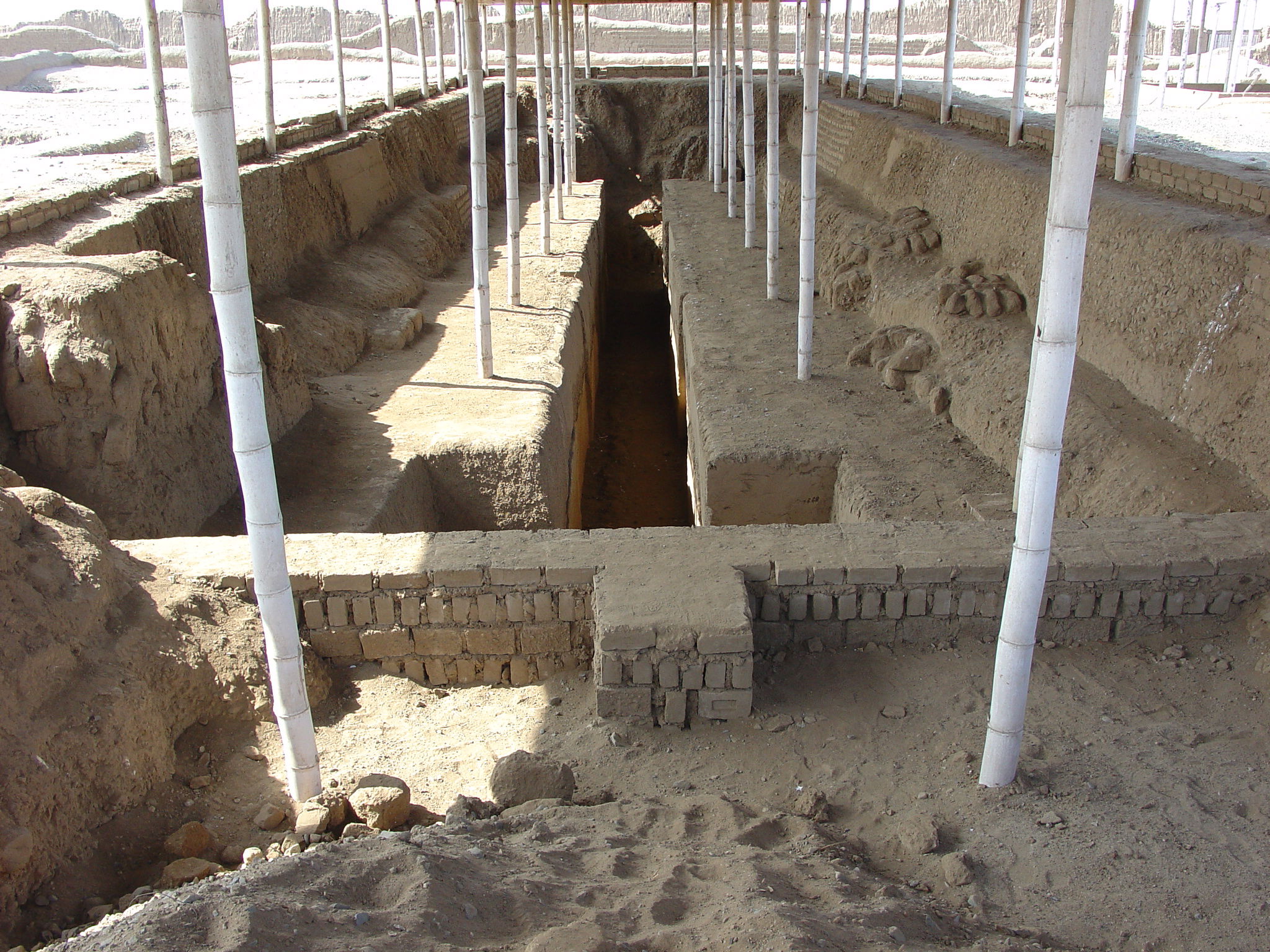 Huaca Esmeralda, por Carlos Olmo
