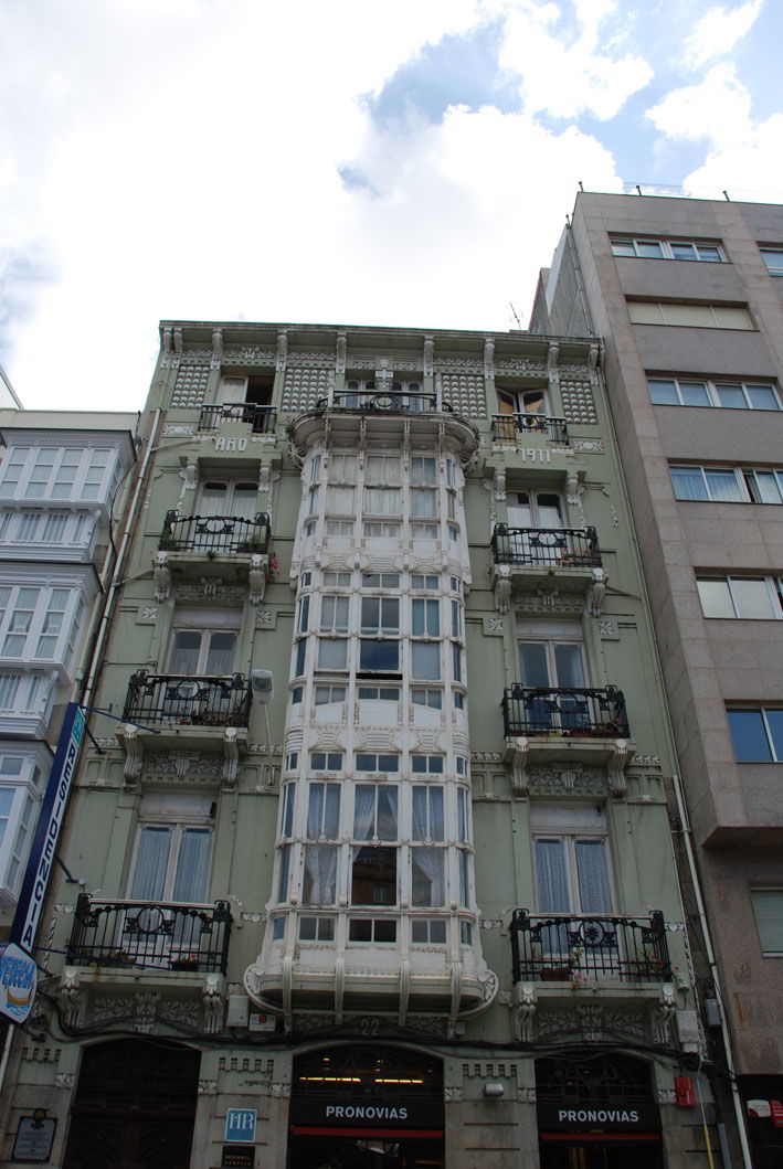 Edificio plaza de Lugo 22, por Reconquista