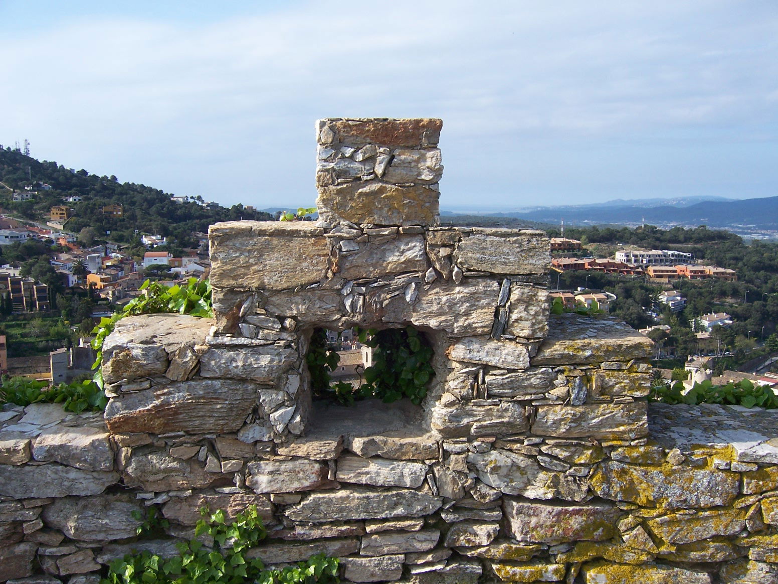 Castillo de Begur, por WillyFog