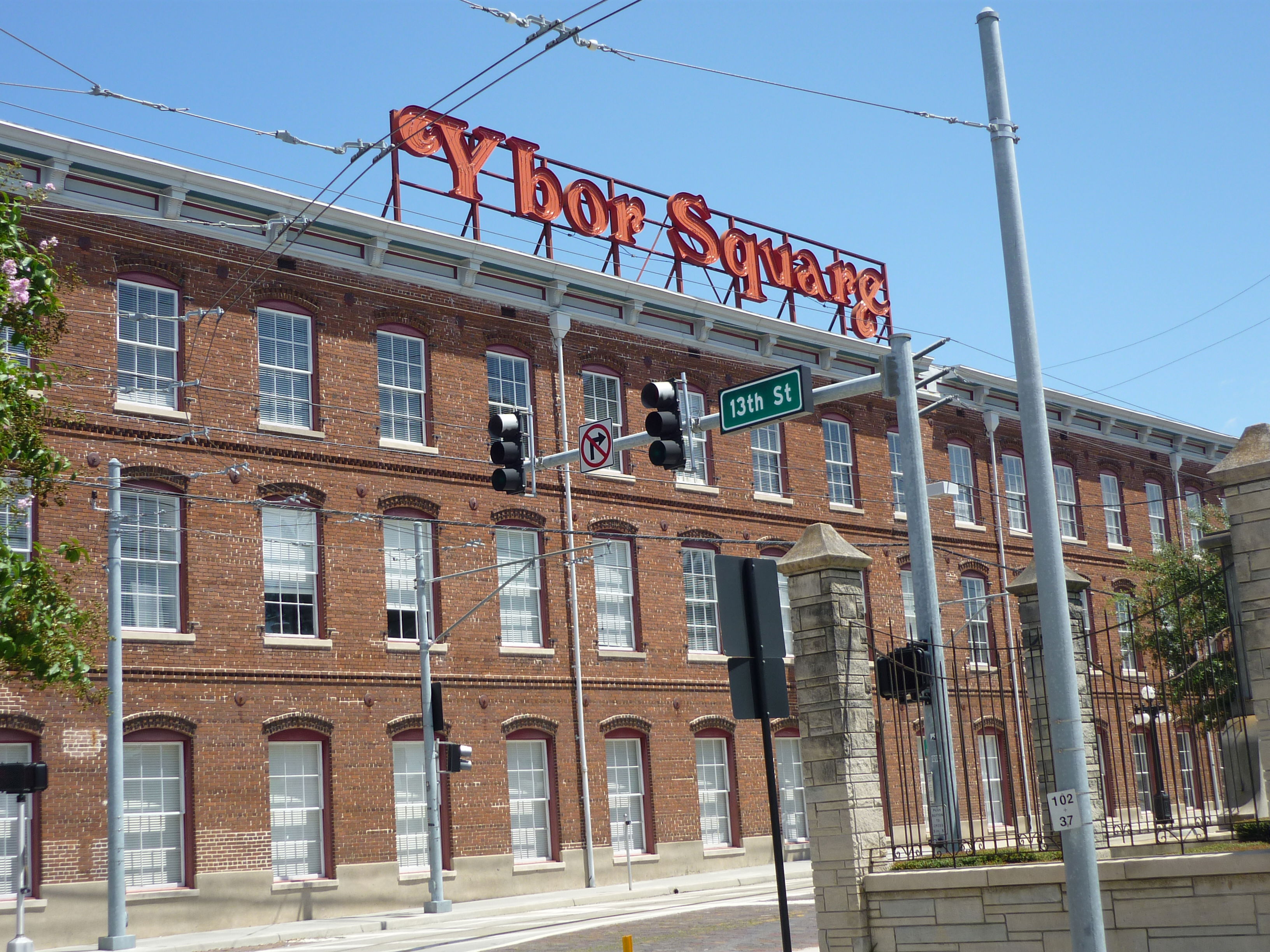 Ybor Square, por Coline