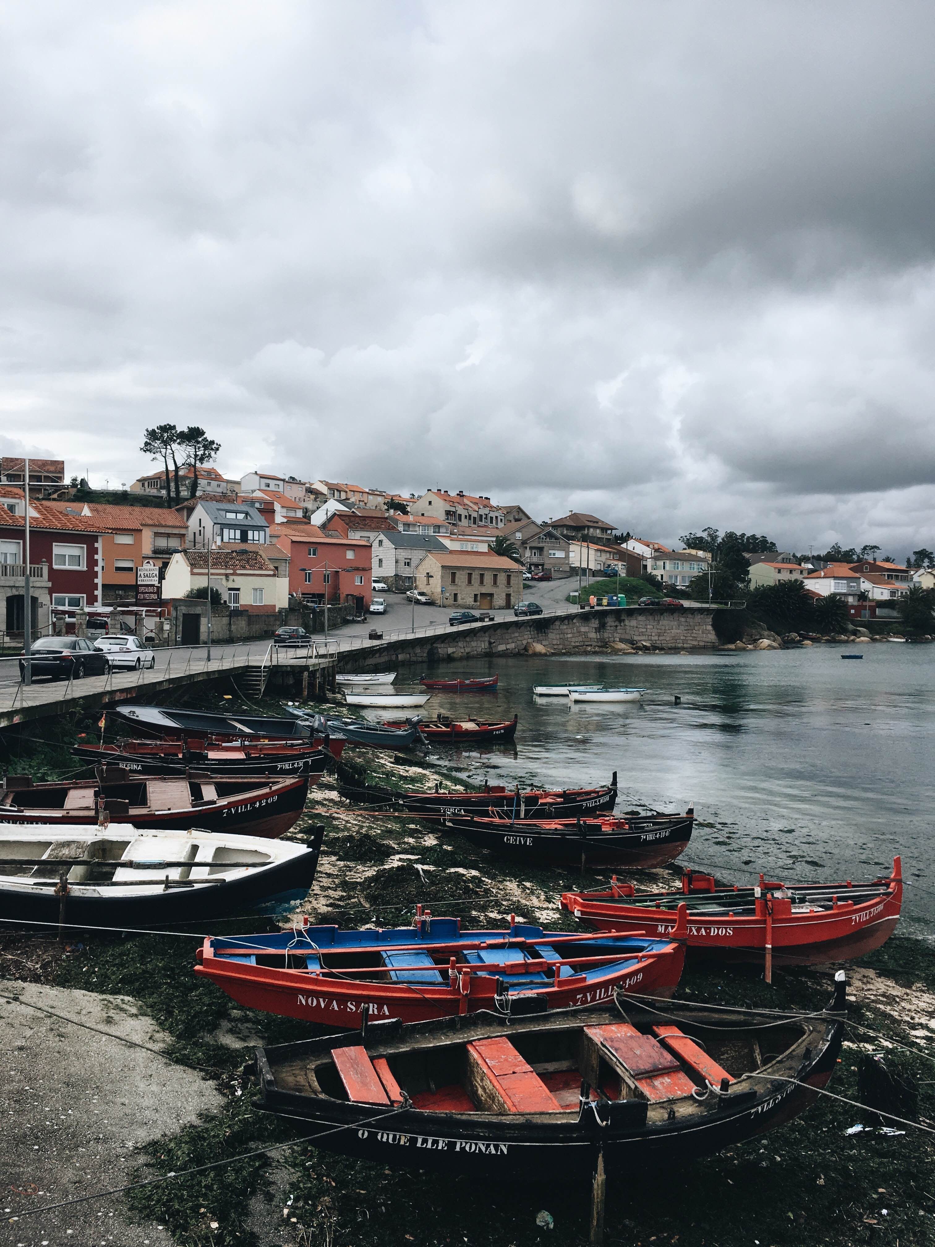 Porto do Naval, por Yamil Doval Dios