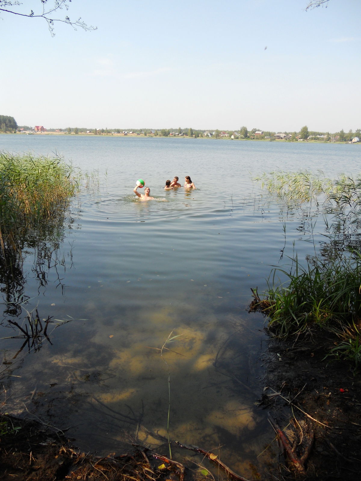 Lago blanco, por Alisa Kolobova