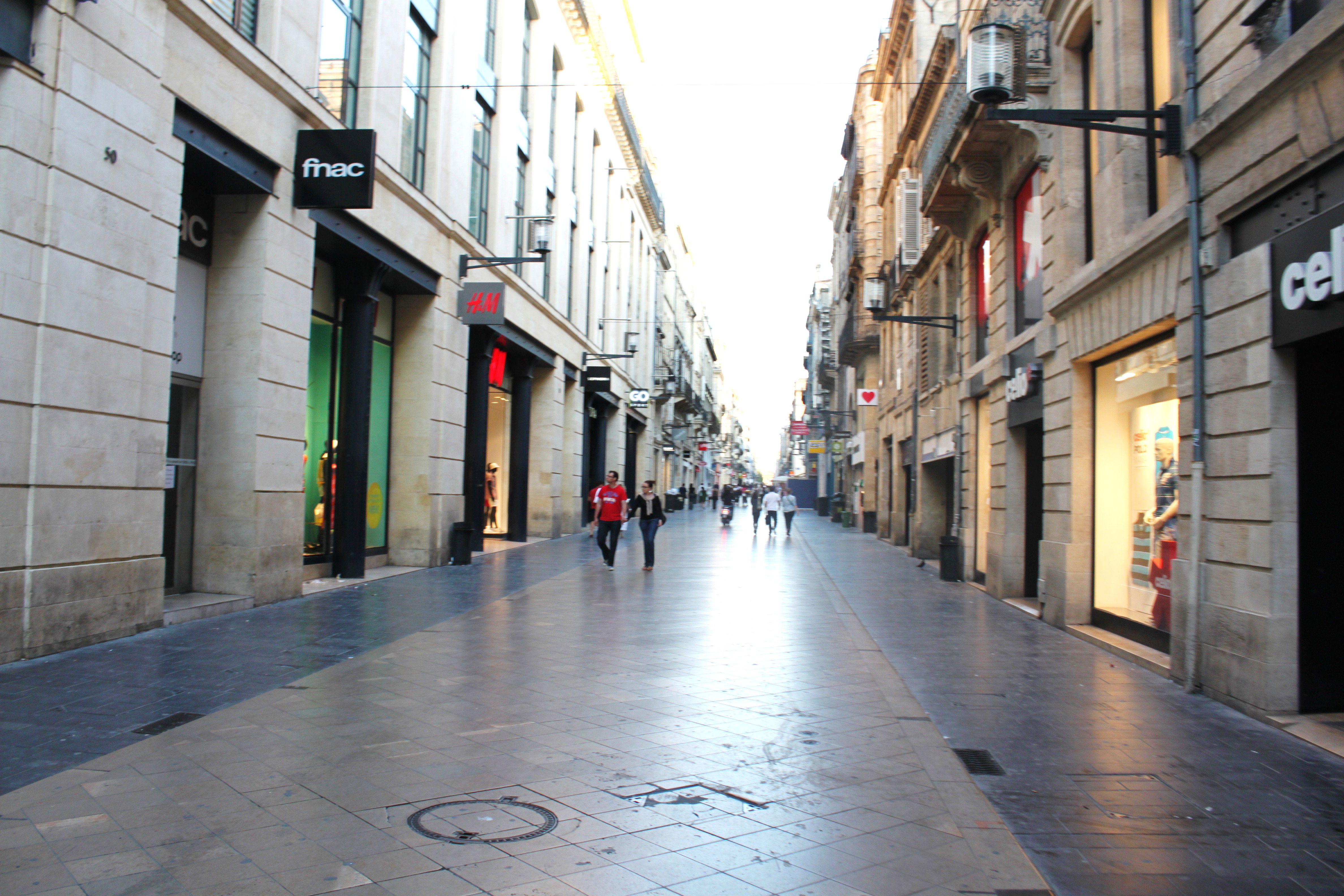 Calles de Burdeos que invitan a descubrir su encanto histórico y moderno