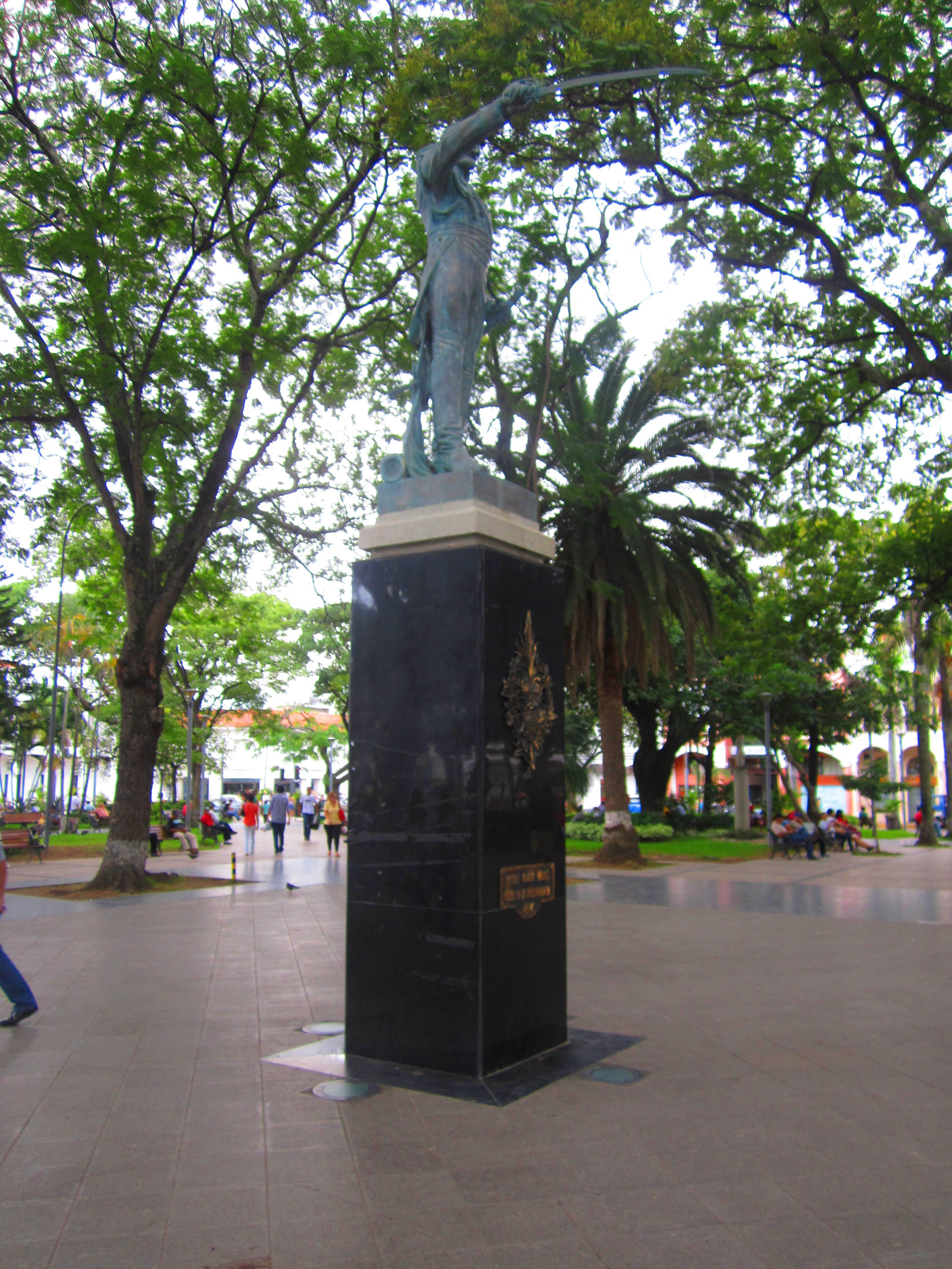 Estatua de Ignacio Warnes, por Daniela VILLARREAL