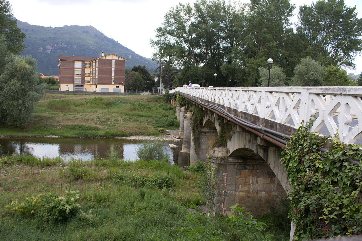 El río Asón pasando por Ampuero, por Nuria G
