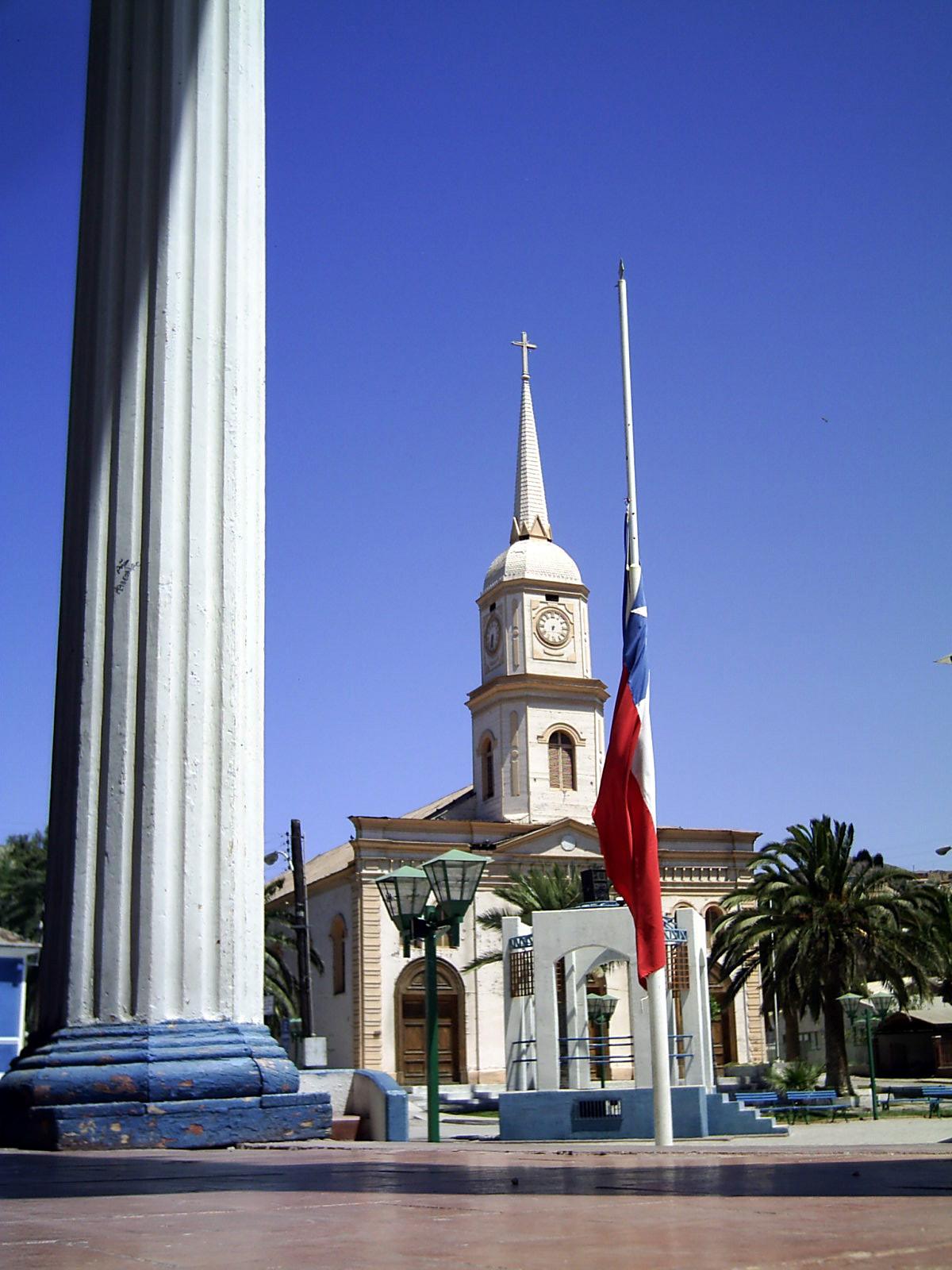 Iglesia de Freirina, por Tribi Lin