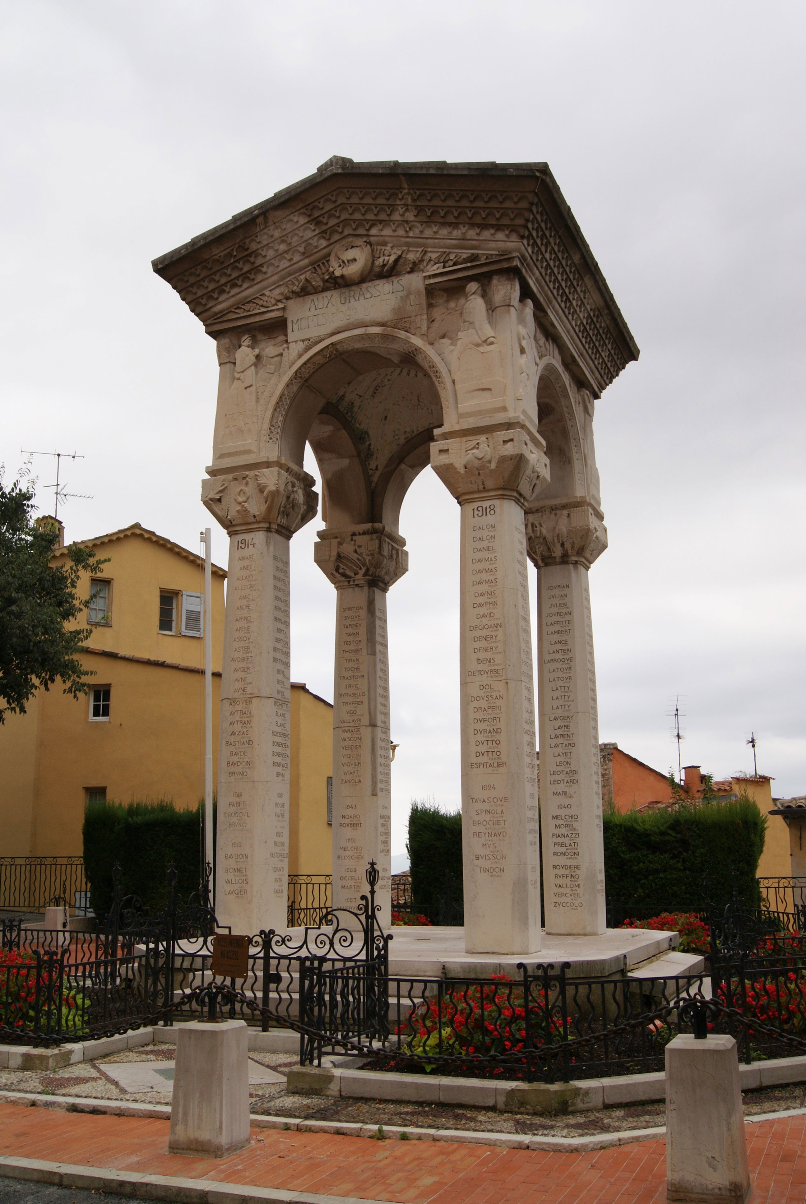 Monumento a los Caídos en la Gran Guerra, por Roberto Gonzalez