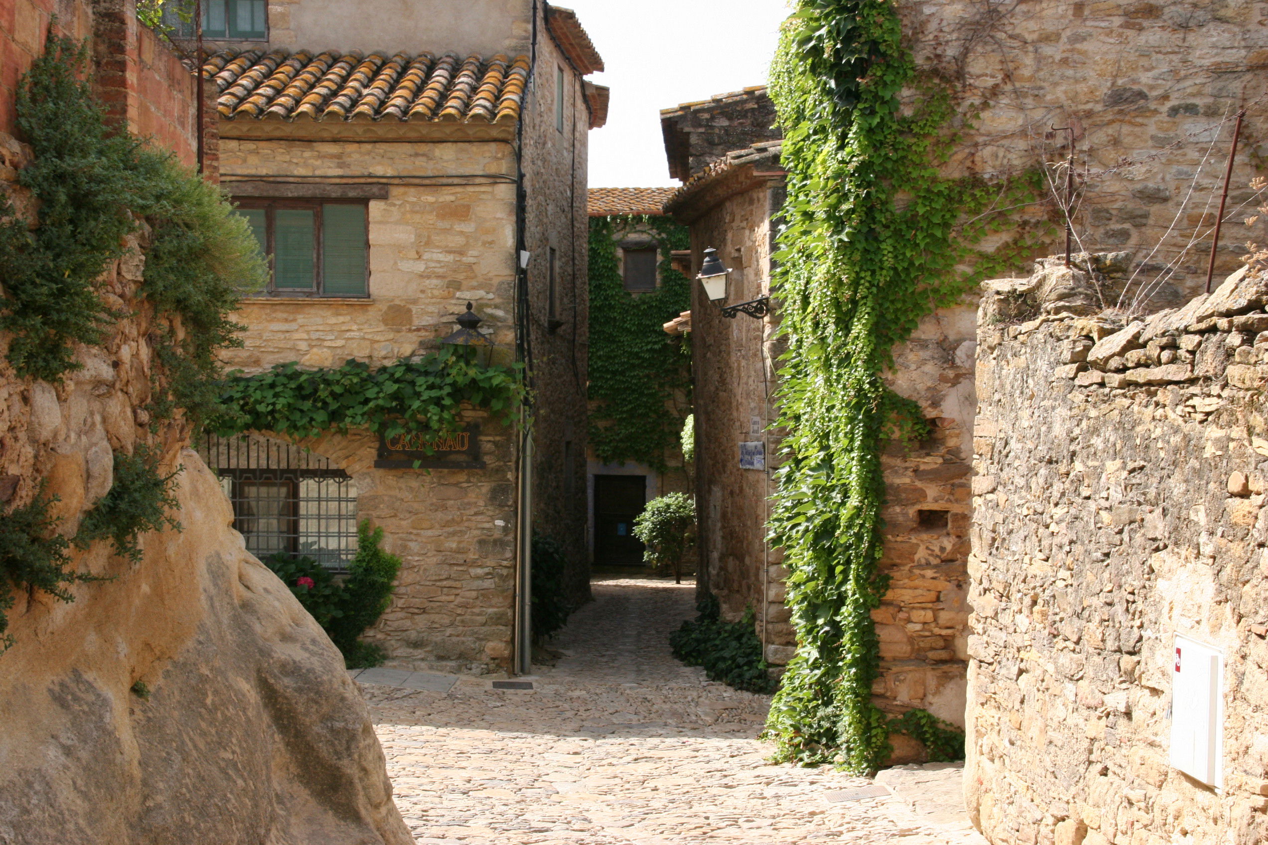 Peratallada, por Bravanostra