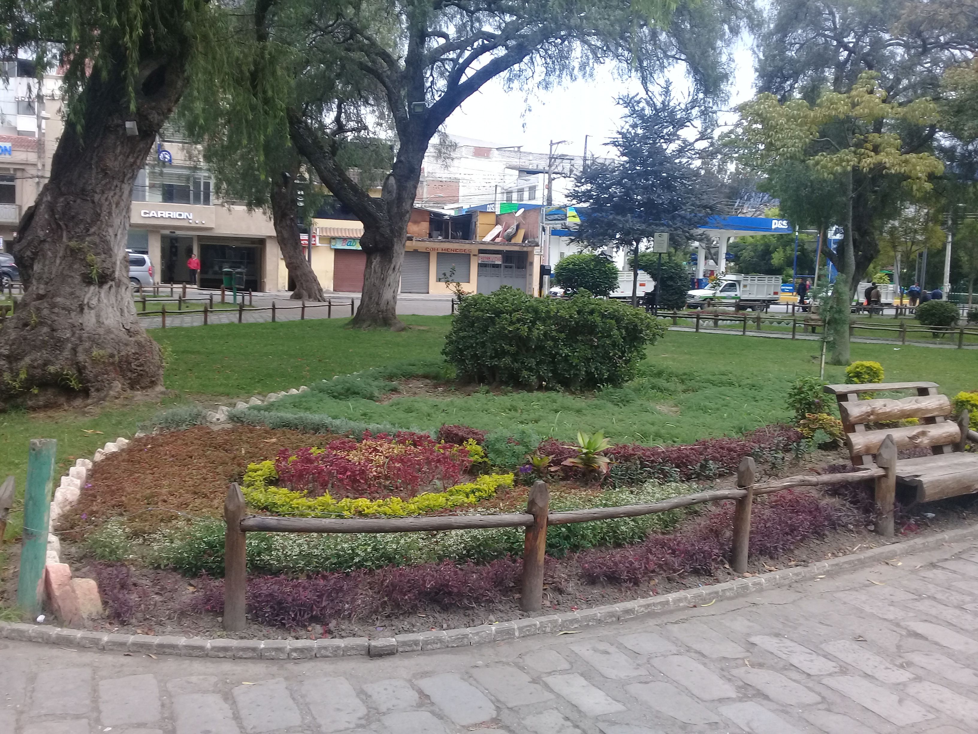 Plaza central de  Catamayo, por Florentino Eraz