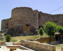 Castillo-Fortaleza De Cardenete, por Turismo Castilla La Mancha