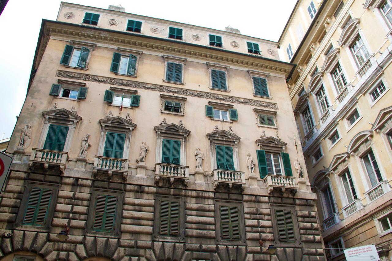 Piazza Fossatello, por Claudia 