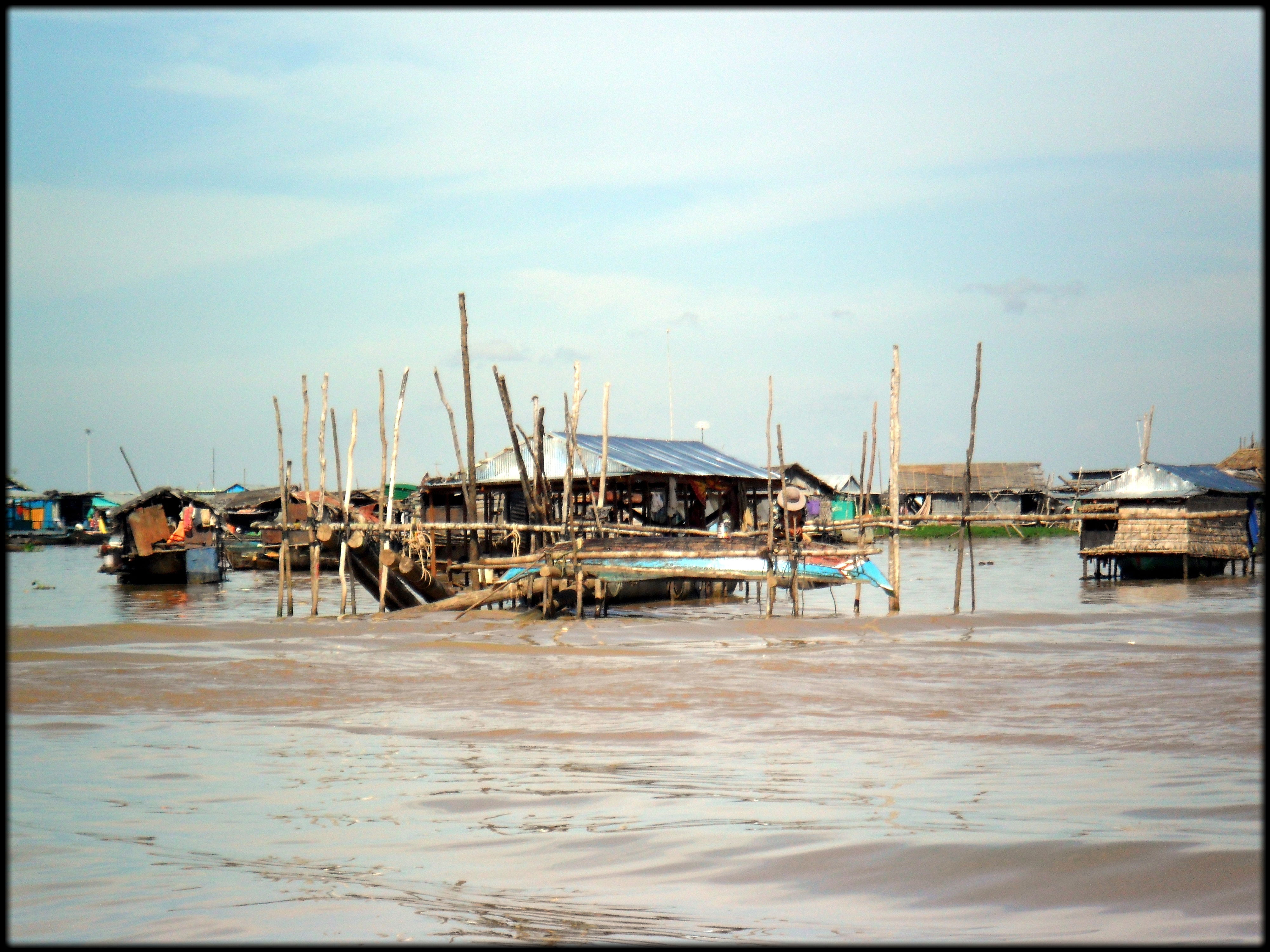 Poblados flotantes en el Lago Tonlé Sap, por Maria Angeles Garcia Yorquez