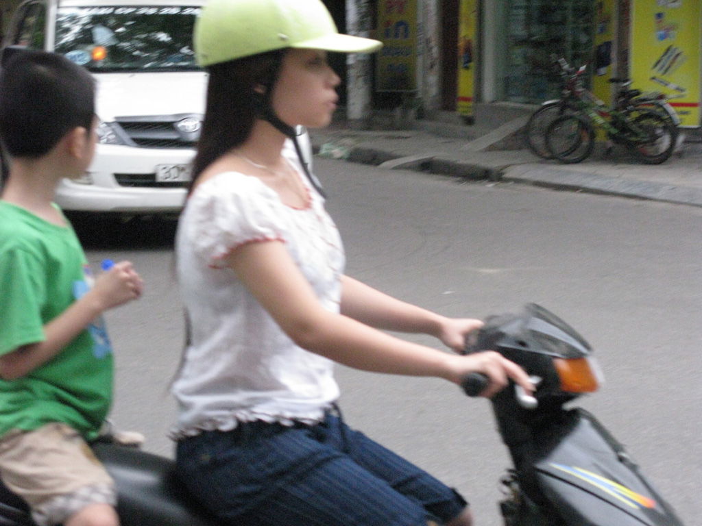 Tráfico en las calles de Hanoi, por Jambo Mondo