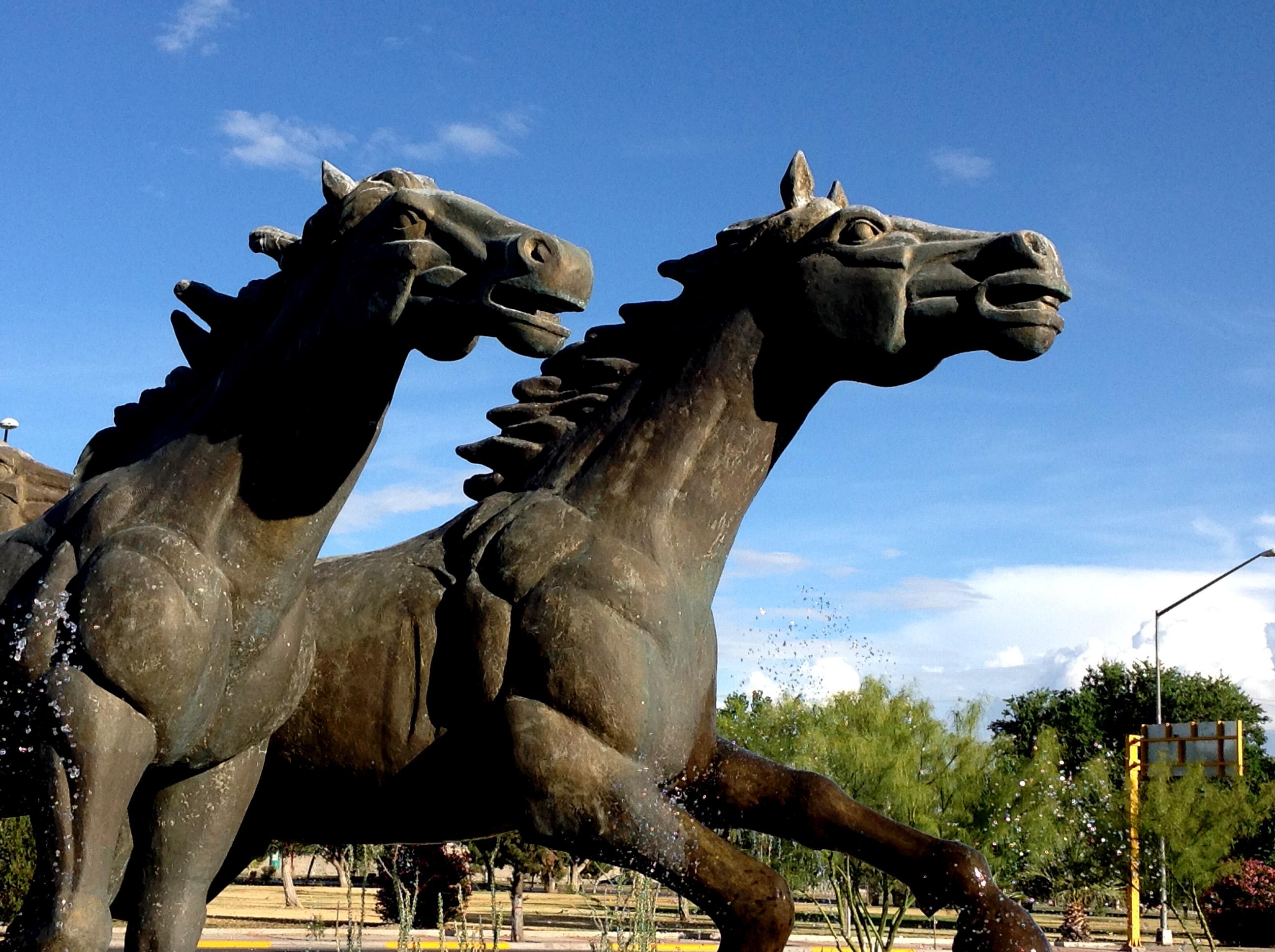 Monumento a Los Indomables, por Roberto Carrillo