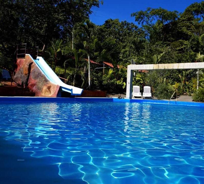 Cascadas para piscinas en el sector hotelero - Fluidra