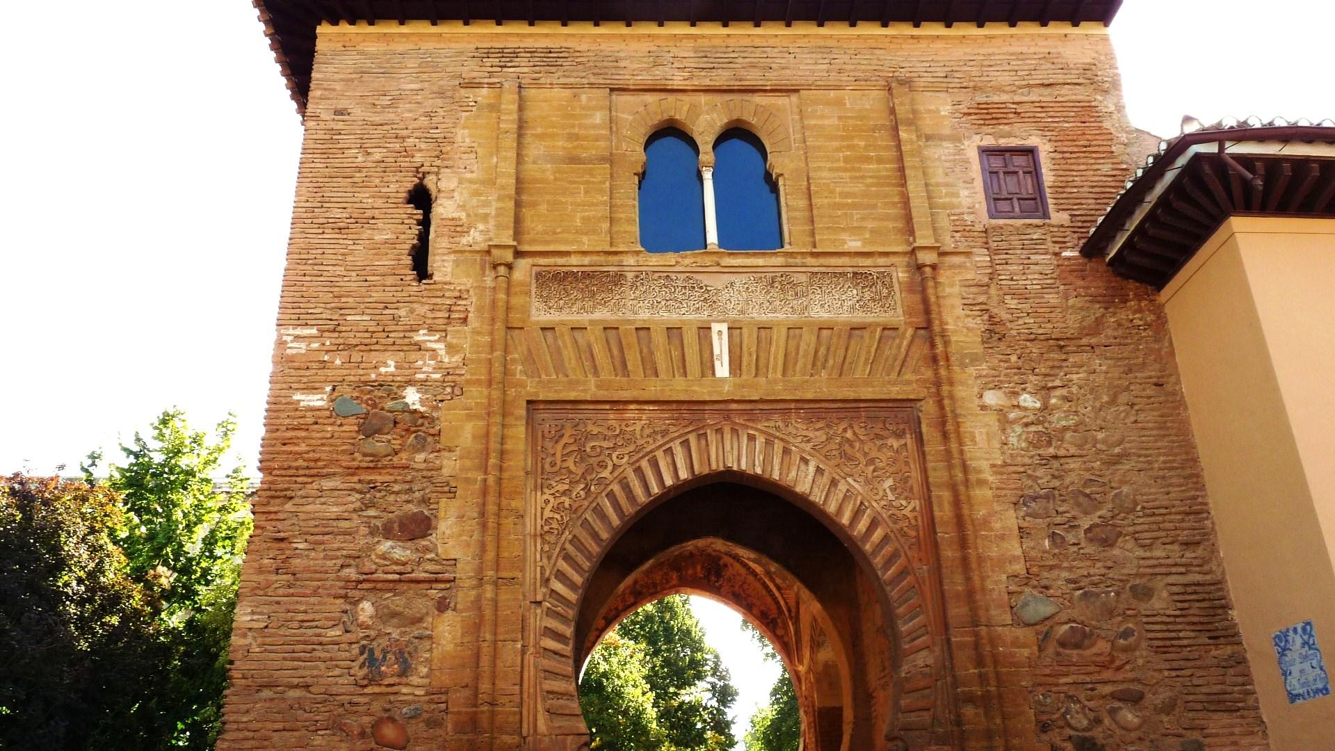 Puerta del Vino, por alhambra