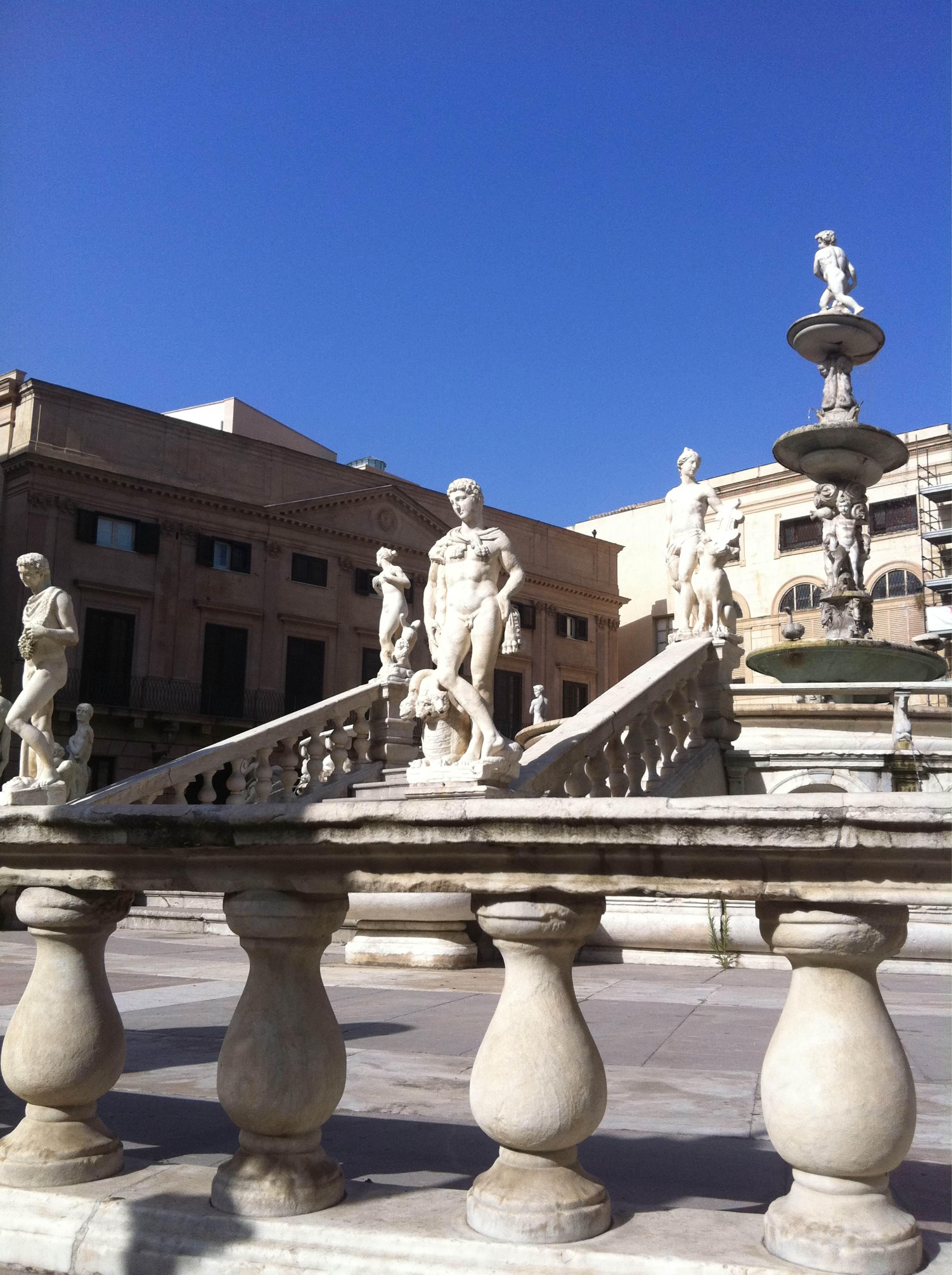 Piazza Pretoria, por Cecilia Gabriela Muñoz González