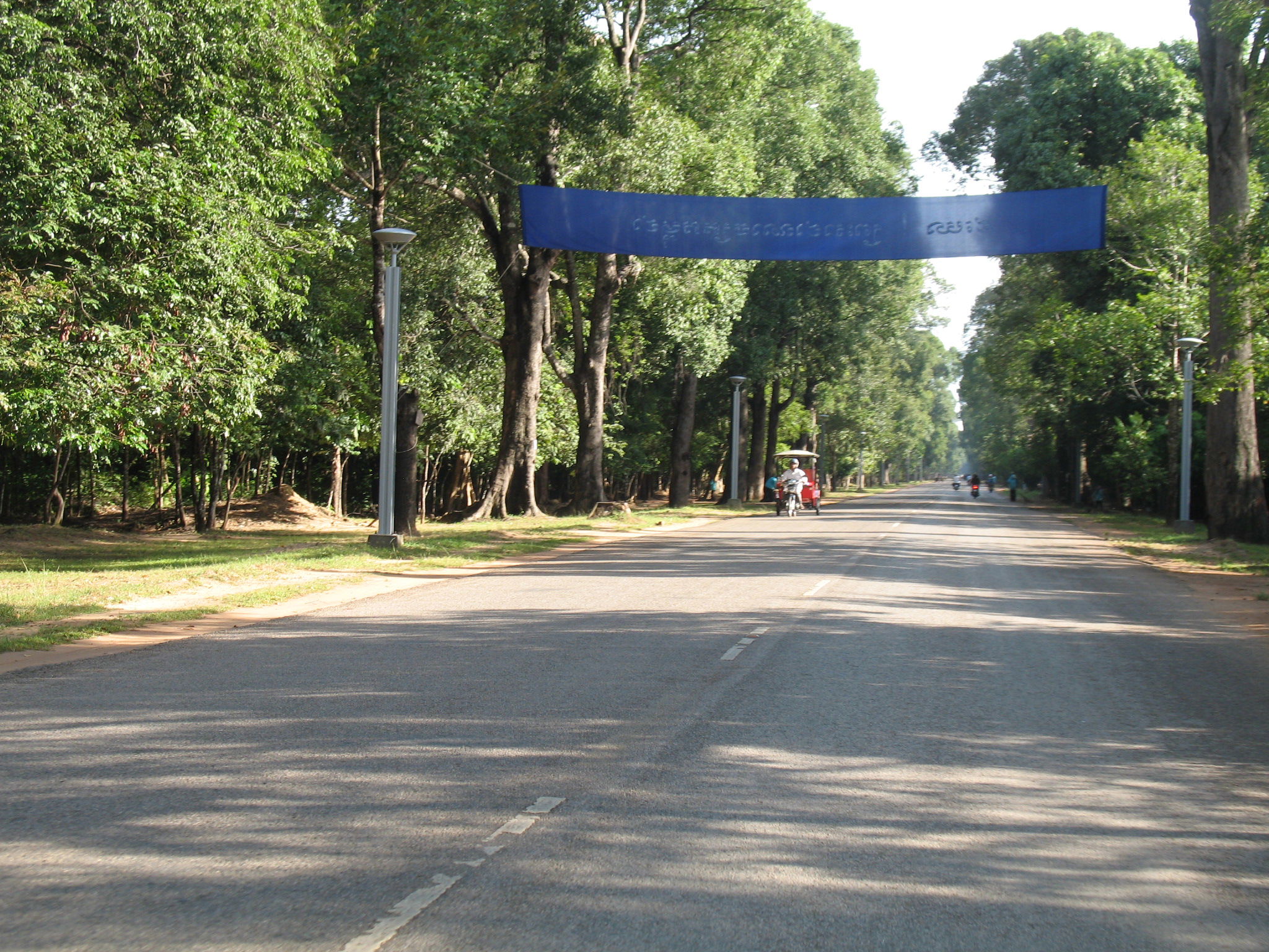 Av. Charles de Gaulle, por miguel a. cartagena