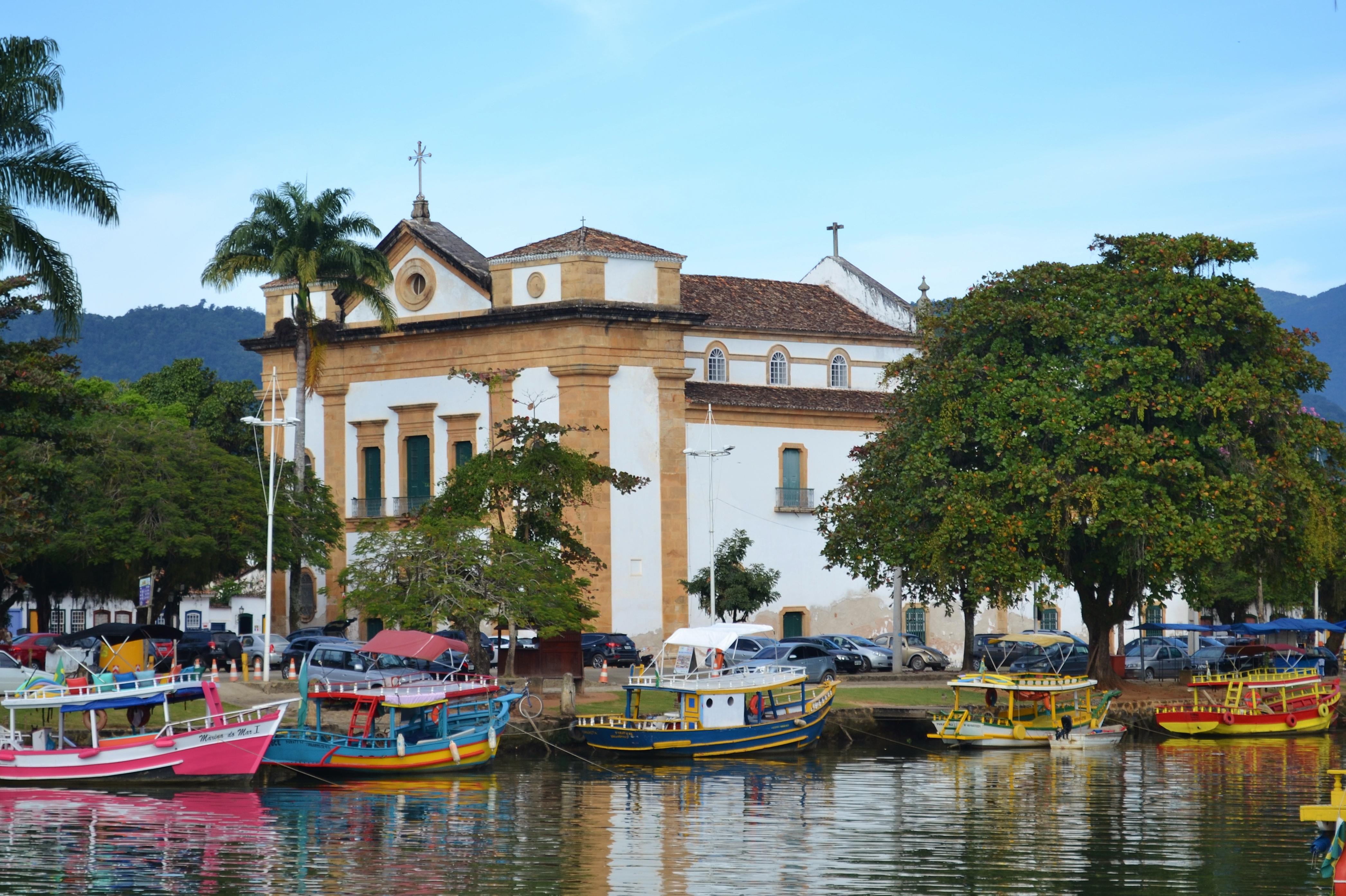 Igreja Matriz de Nossa Senhora dos Remédios, por Rafael Henrique Meireles