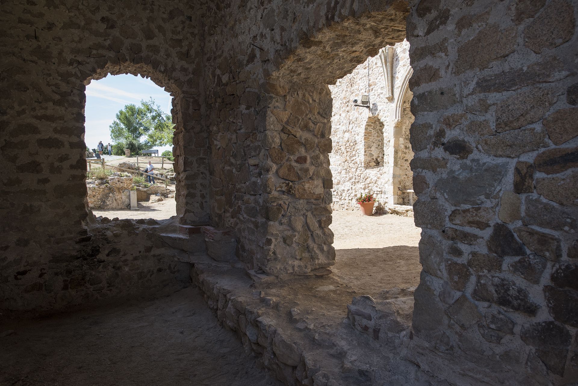 Ruinas de la Iglesia Sant Vicenç, por Julio Castro Pardo