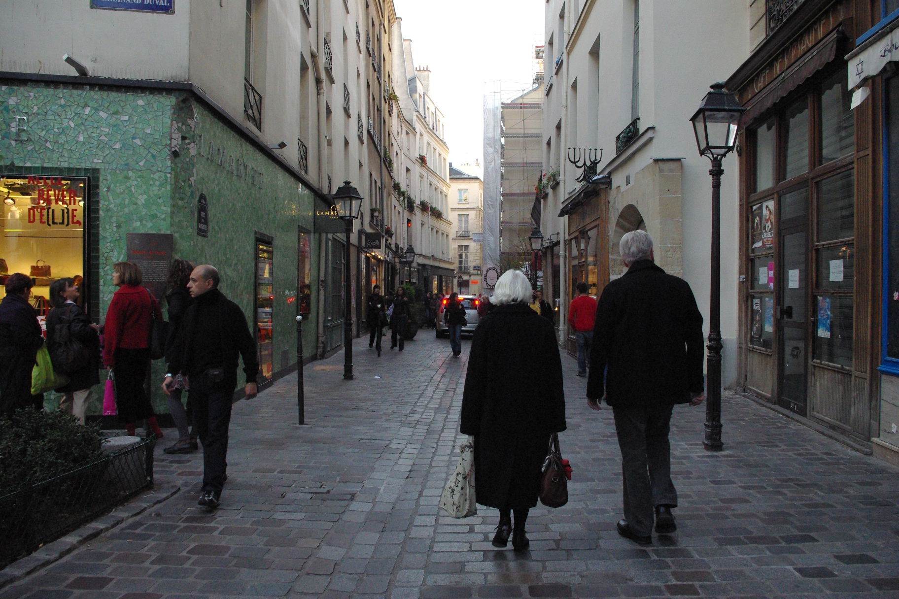 Rue des Rosiers, por zazie
