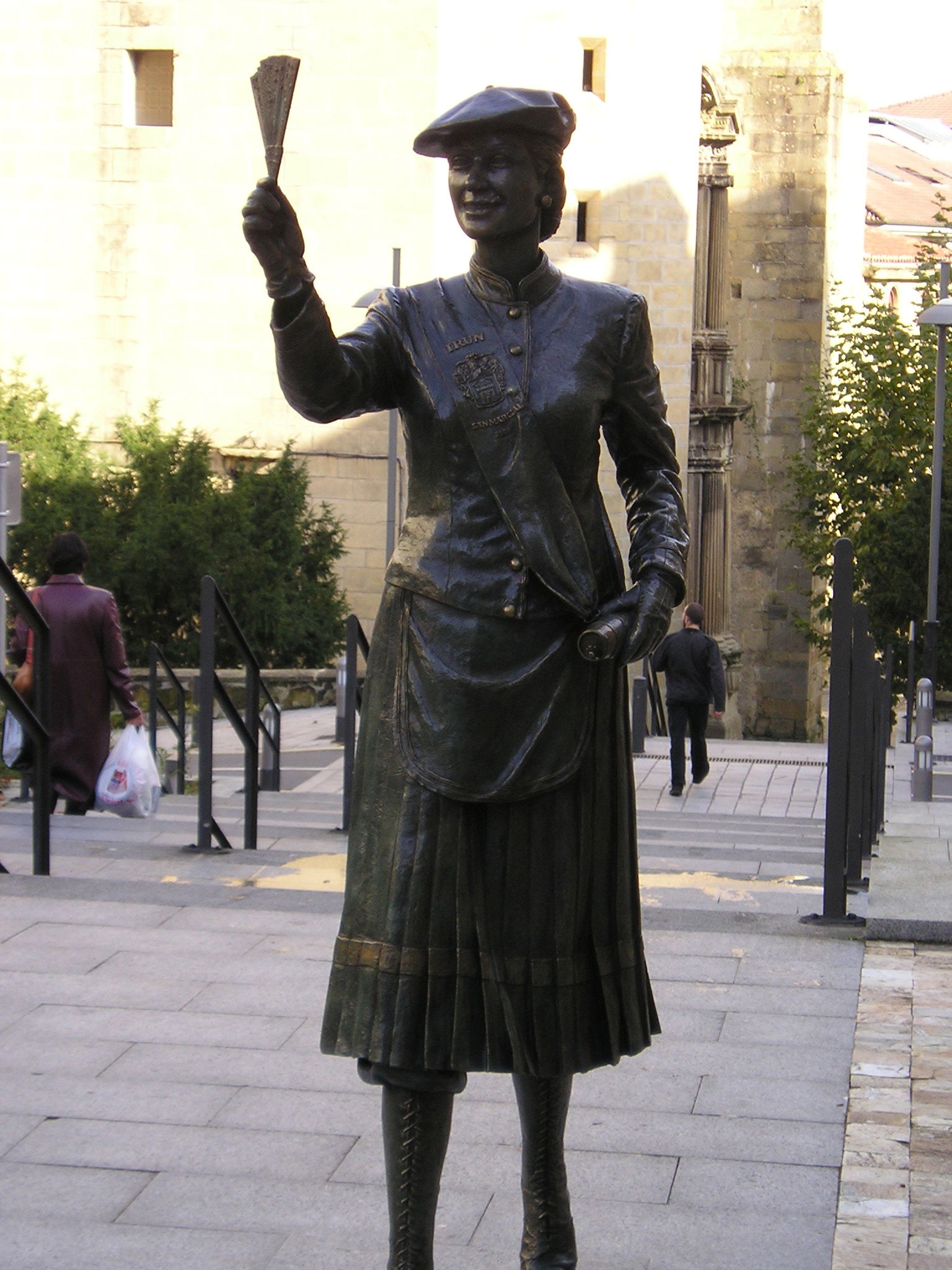 Monumento a la cantinera, por Turiscapadas