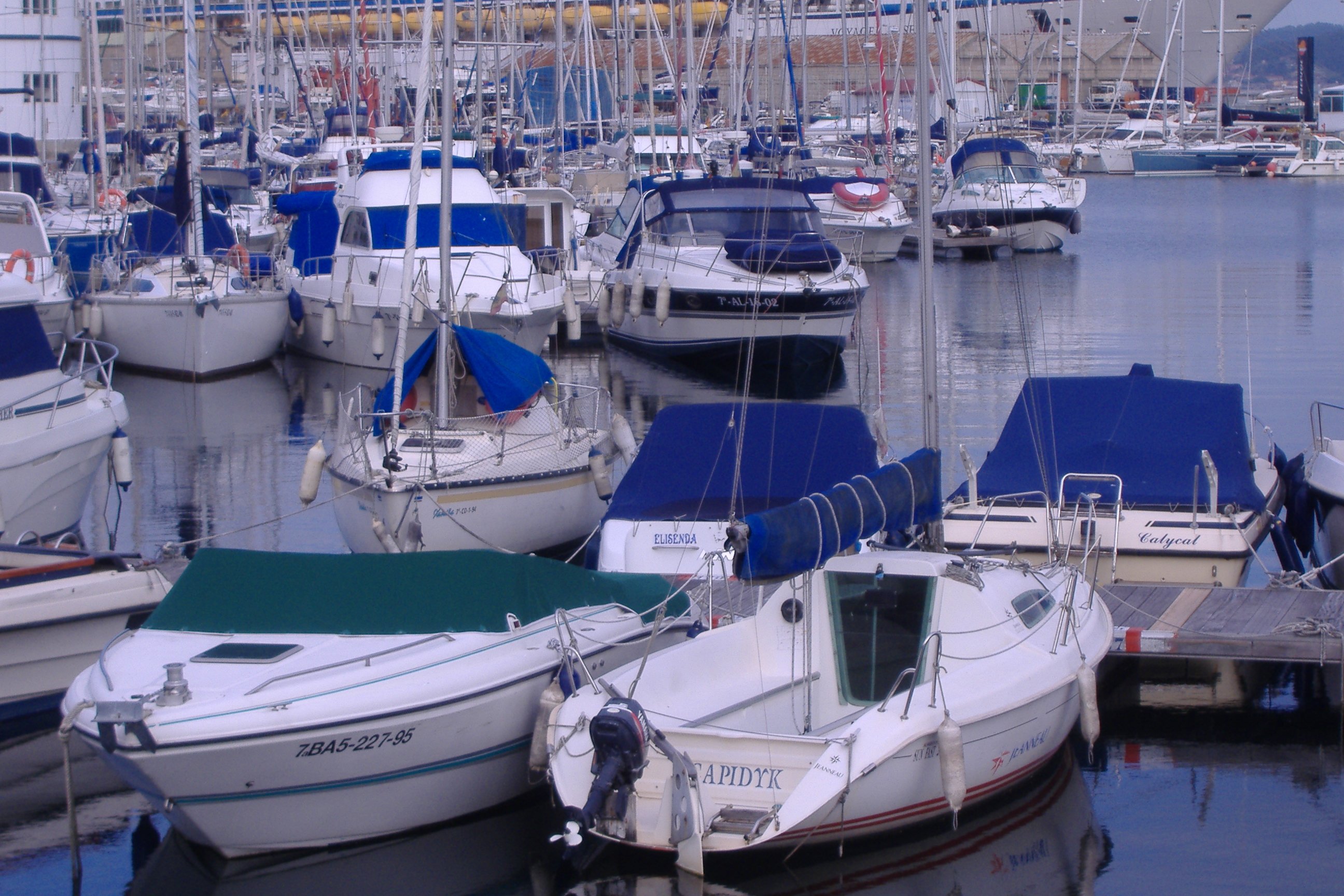 Monje formal martillo Puerto deportivo del Nautico en Vigo: 12 opiniones y 36 fotos