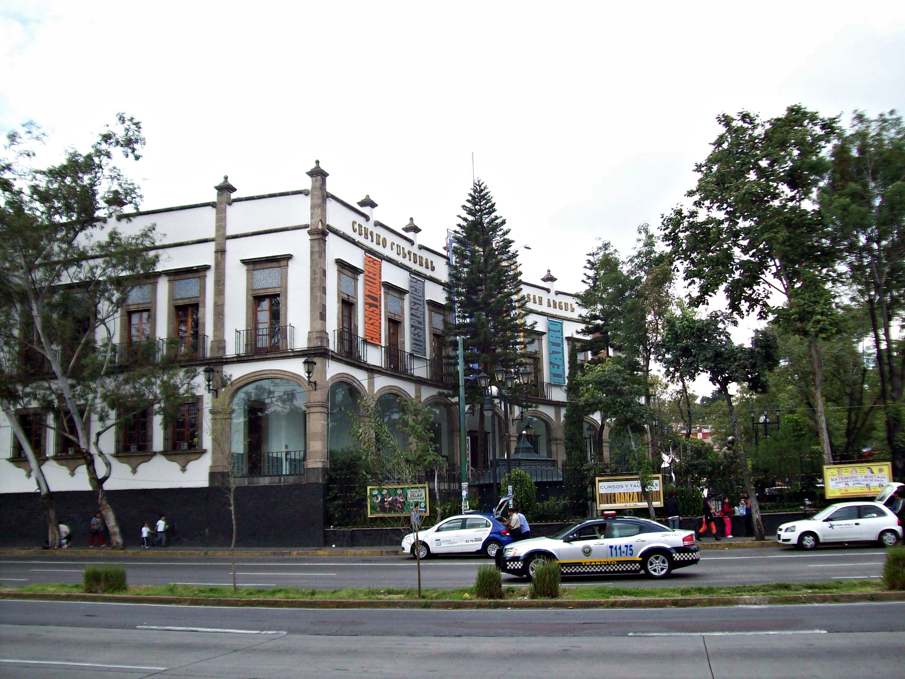 Centro cultural San Ángel, por Ciro