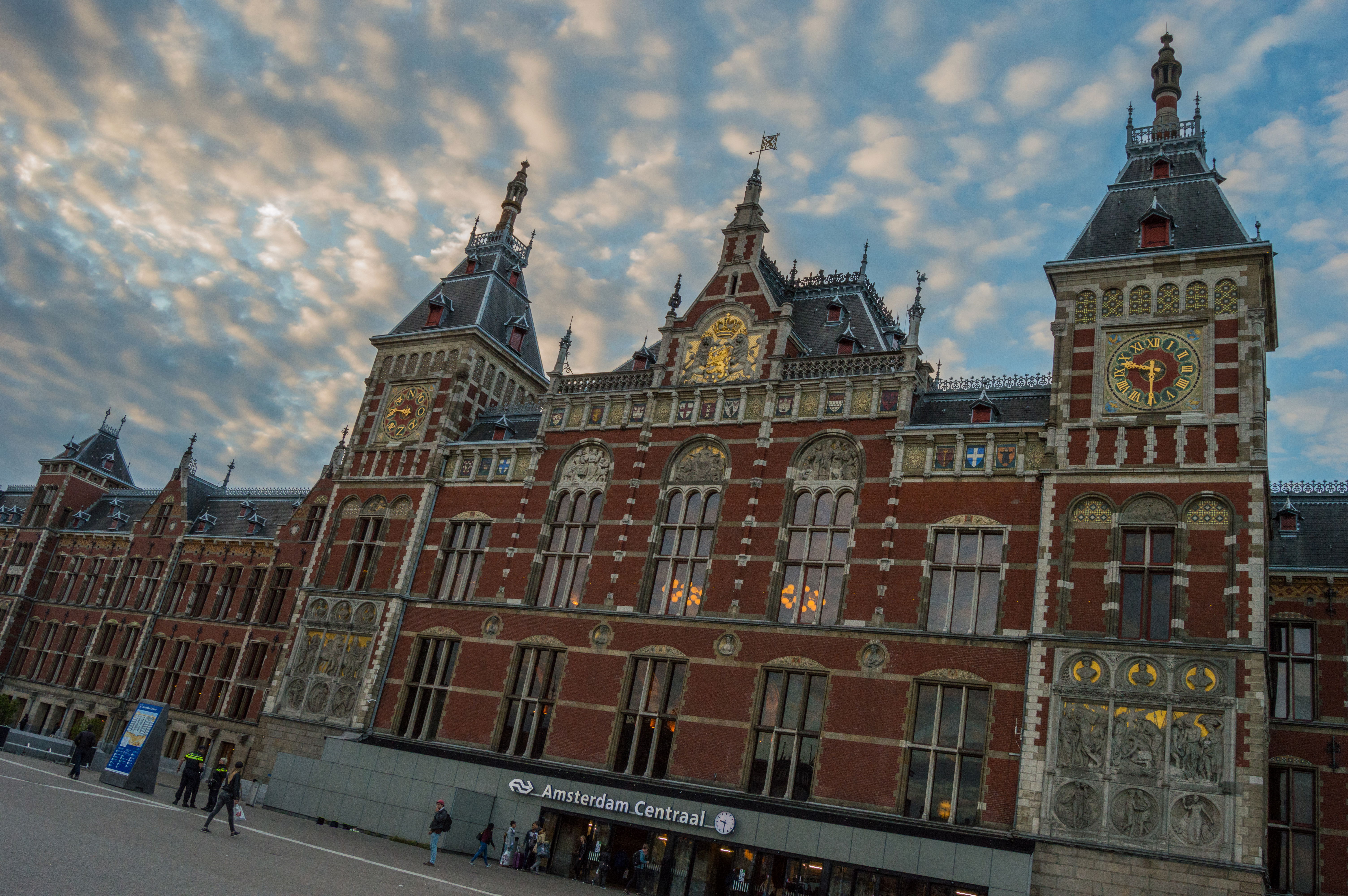 Estaciones de tren en Holanda: un viaje por la red ferroviaria europea