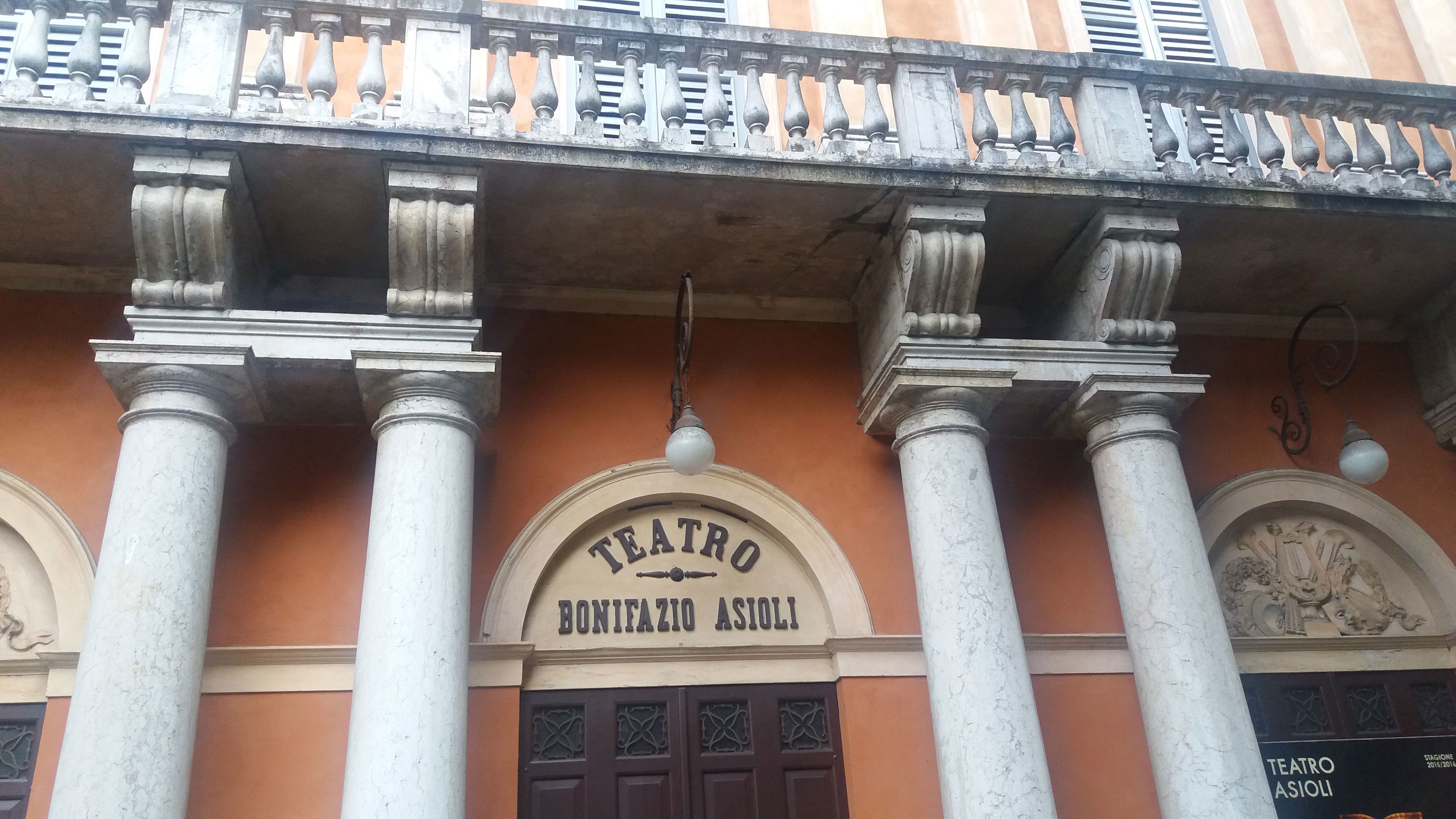Teatro Comunale Bonifazio Asioli en Correggio: 3 opiniones y 5 fotos