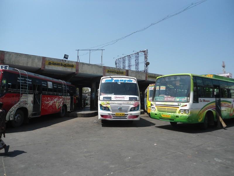 Estacion de bus de Pondichery, por Marie & Matt