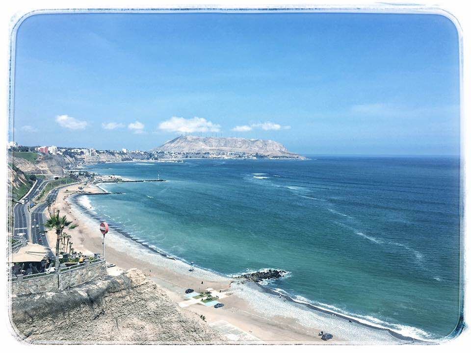 Playa de Miraflores, por Nicole Sanguineti
