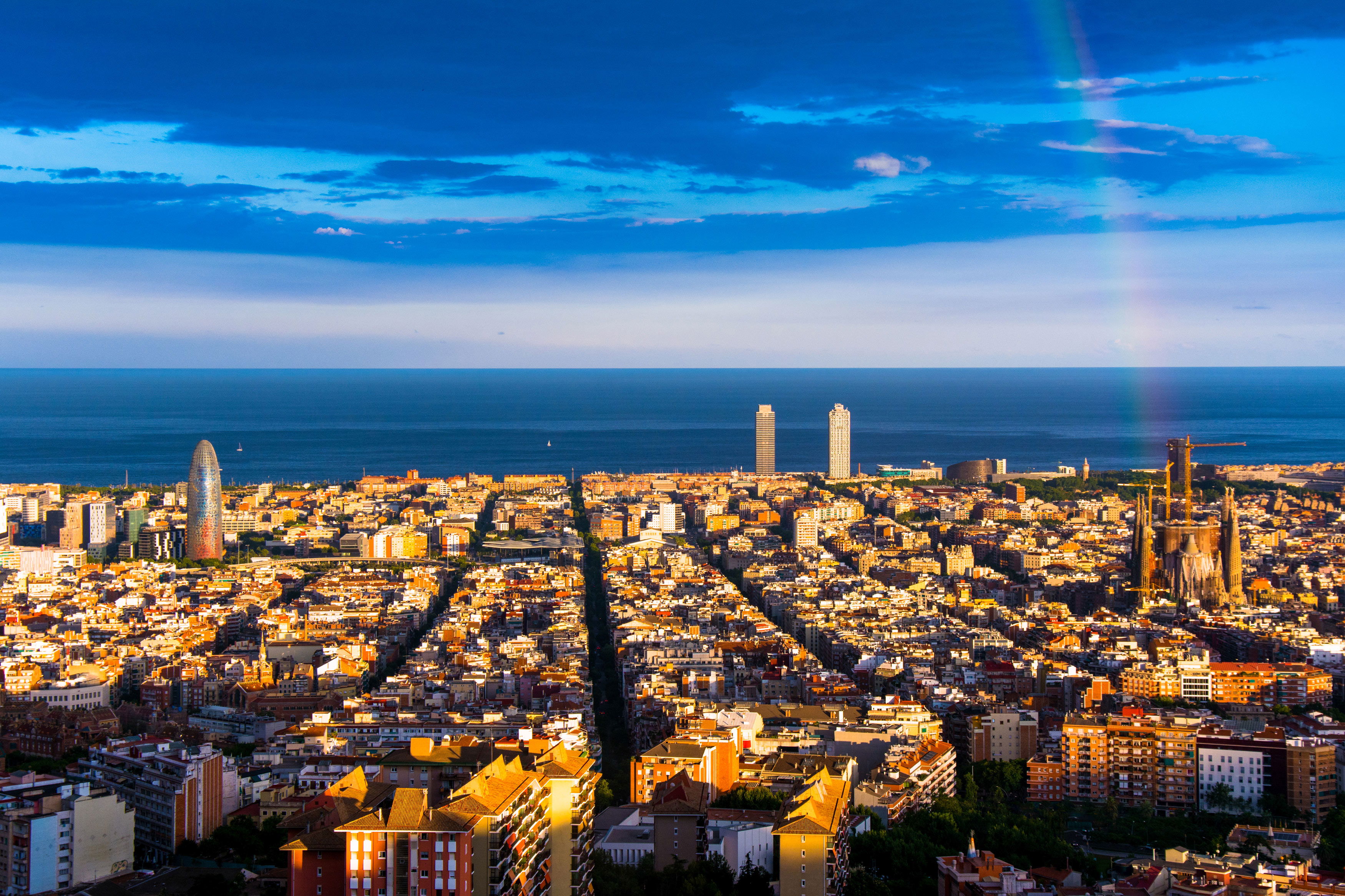 Descubre los encantos de interés turístico en Barcelona que no te puedes perder