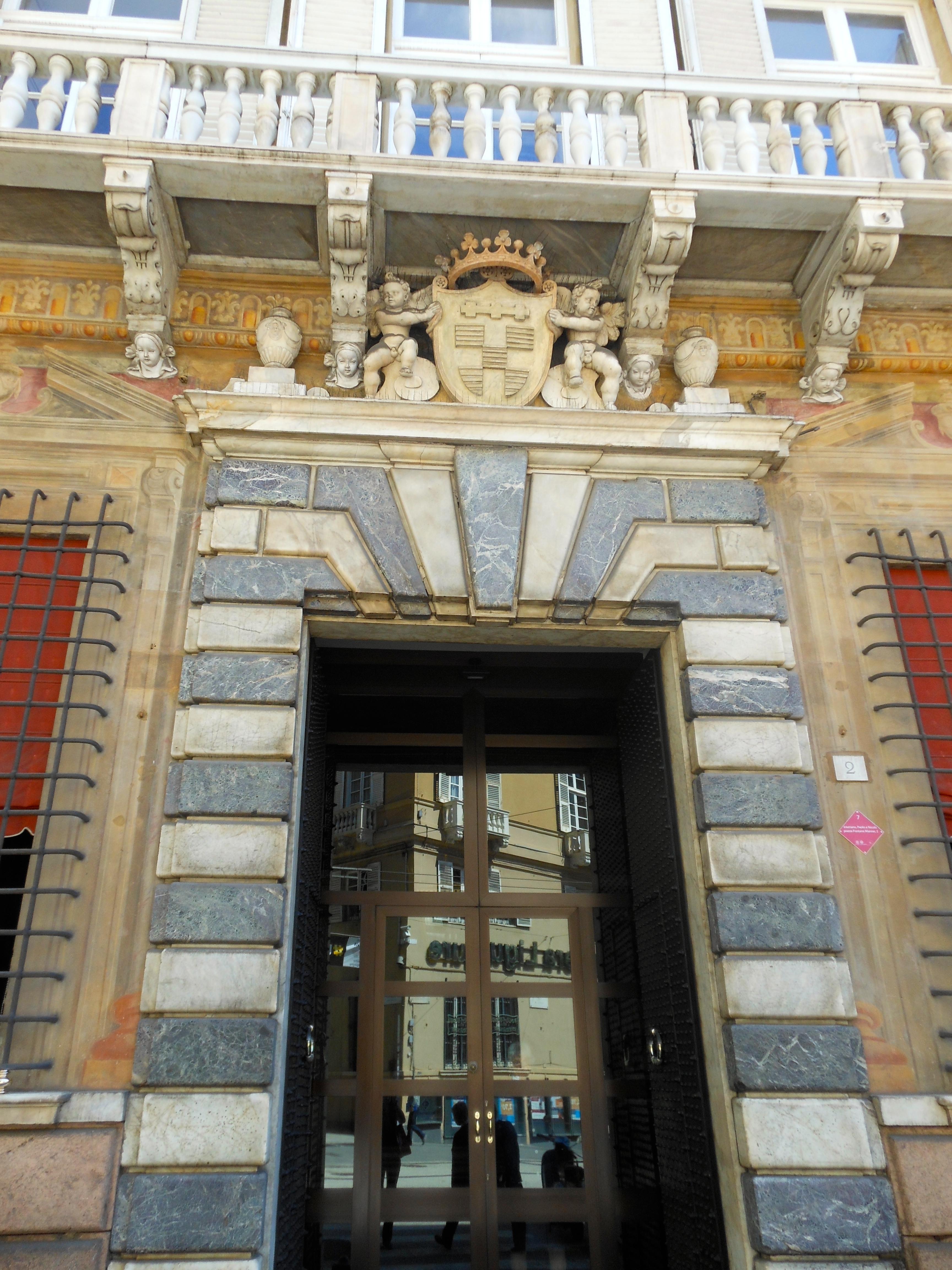 Piazza delle Fontane Marose, Genova, por sempreinviaggio