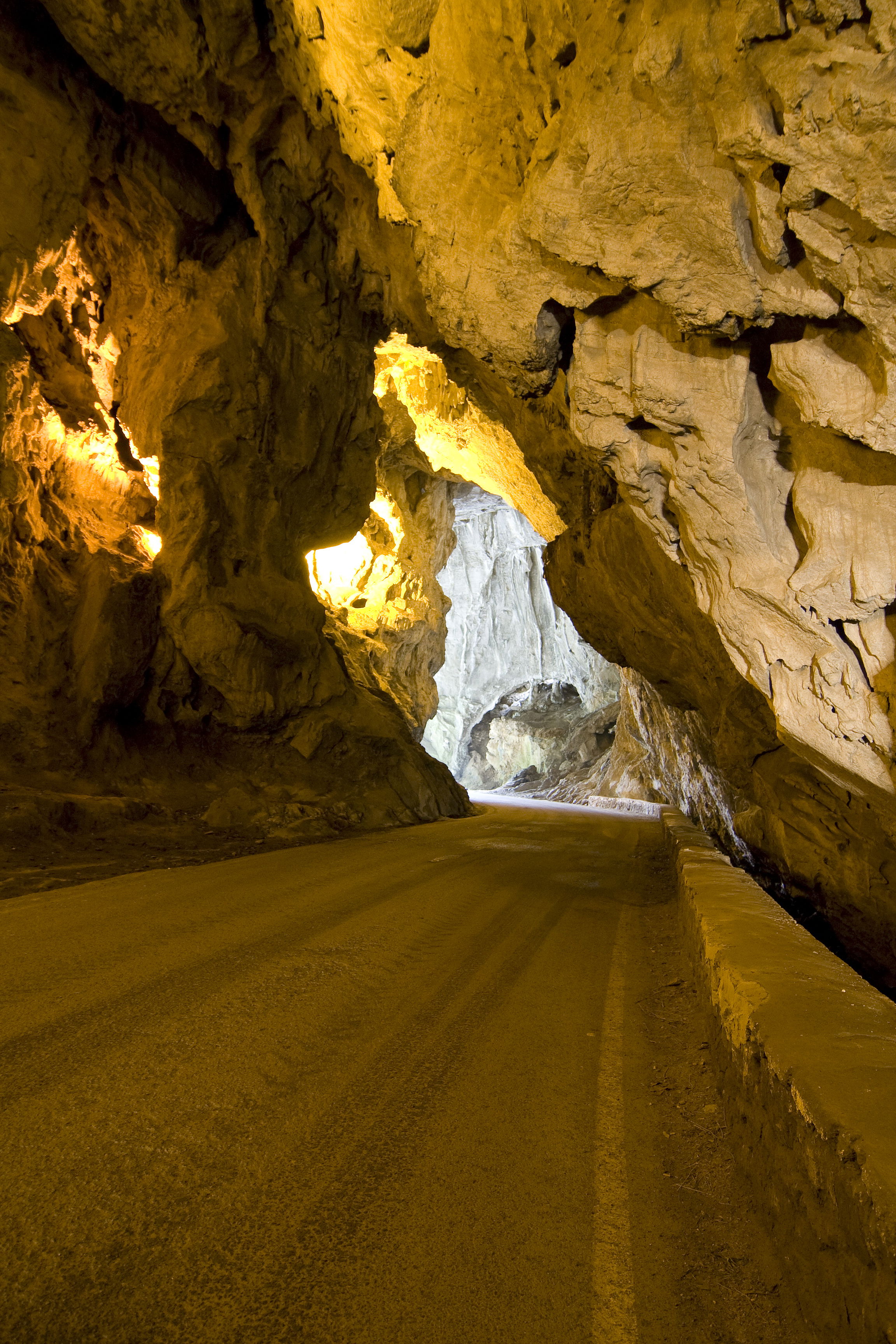 Cuevona de Ardines, por Rafa Rivera
